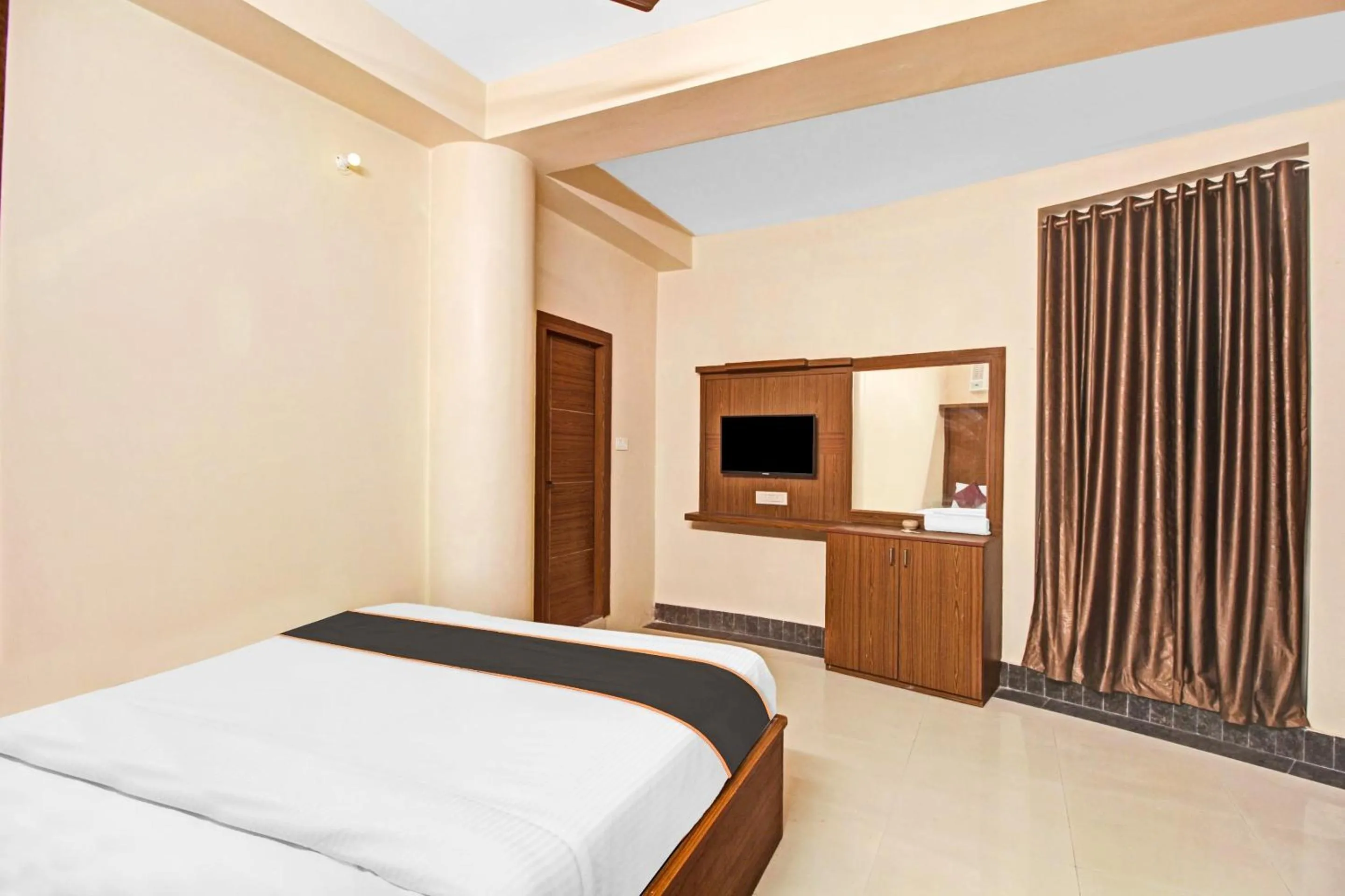 Bedroom, Bed in Super Collection O Hotel Aqua Villa Near Netaji Subhash Chandra Bose International Airport