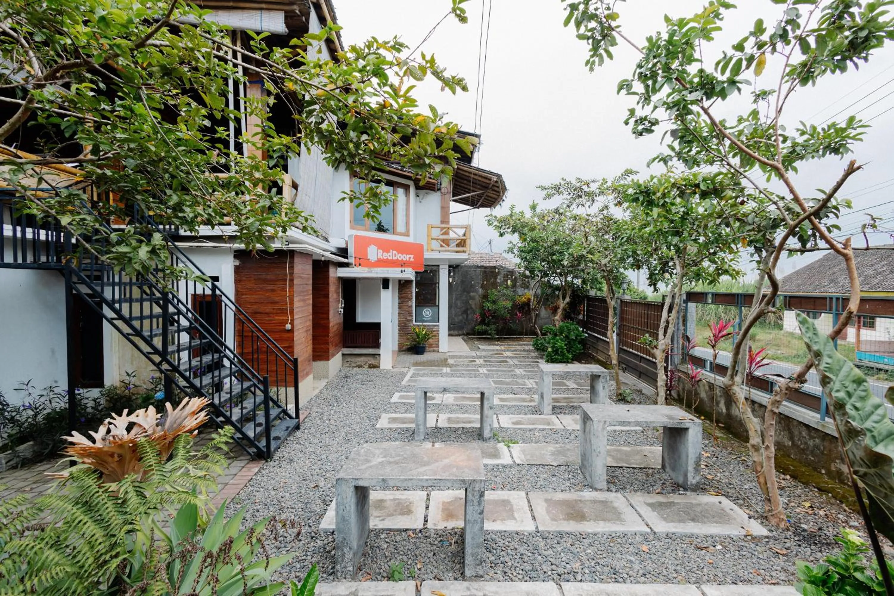 Property building in RedDoorz Syariah At Wisma Djokorio Poncokusumo