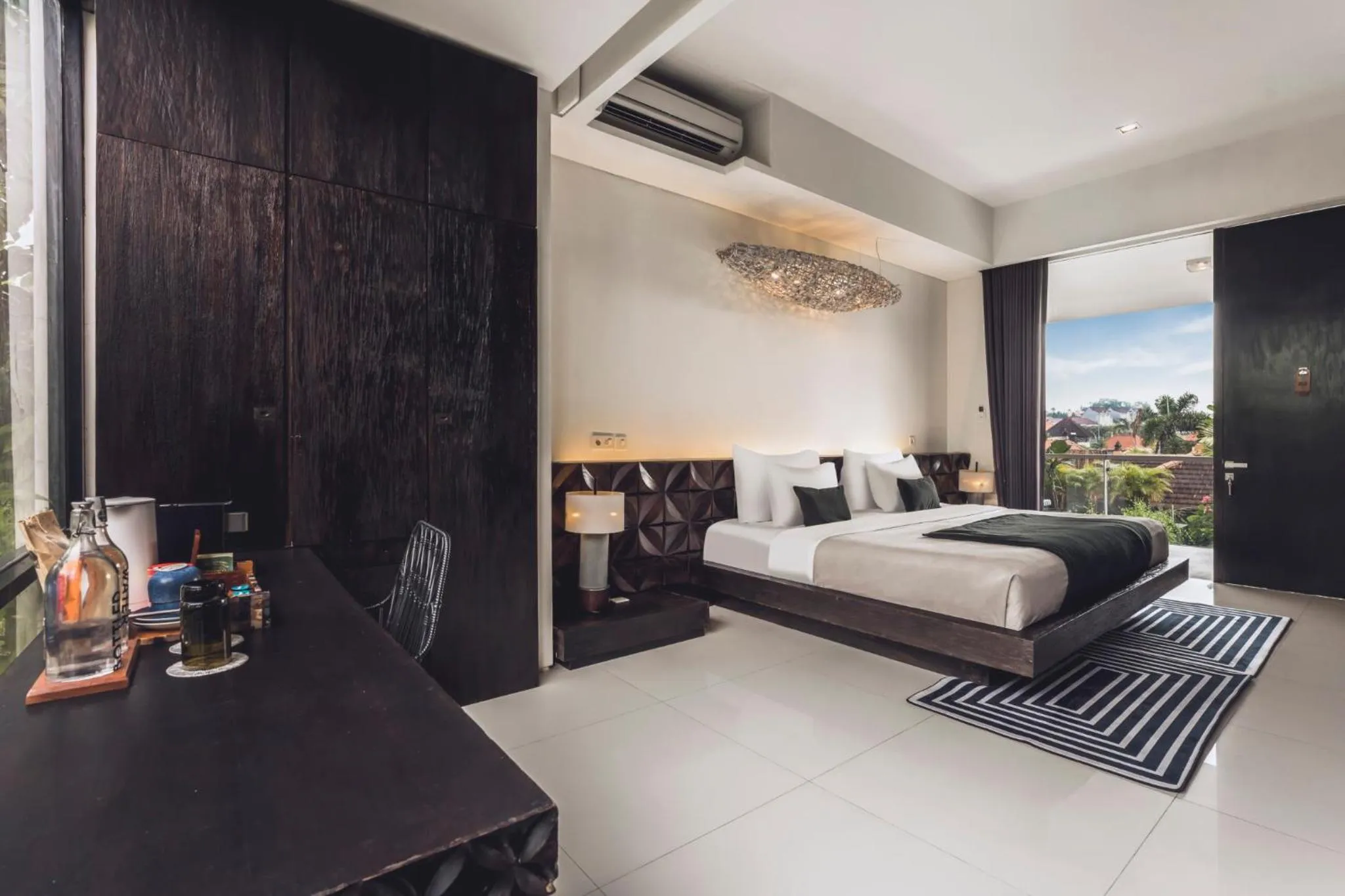 Bed in Monolocale Resort & Spa Seminyak by Ini Vie Hospitality