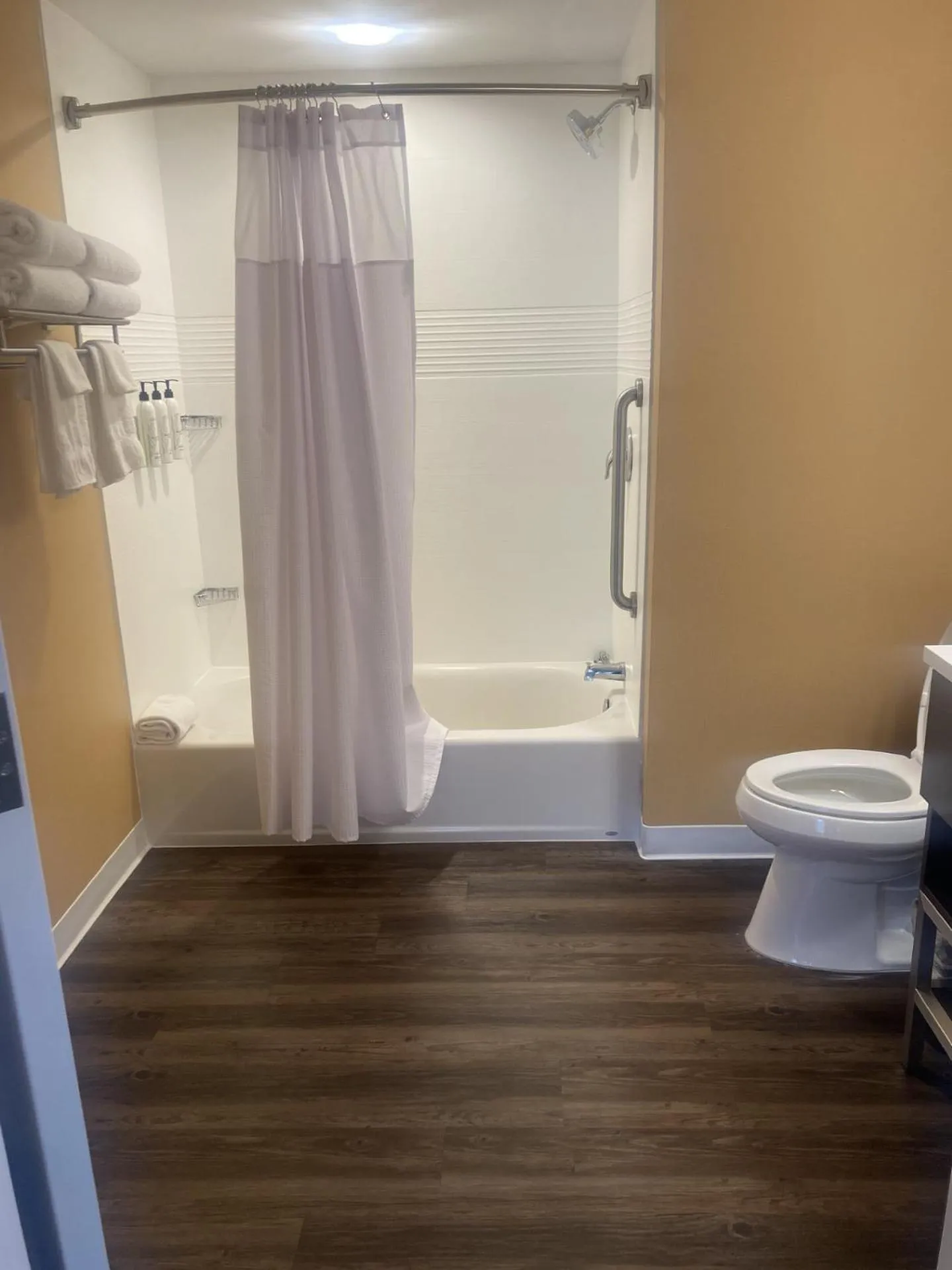 Bath in TownePlace Suites by Marriott Edgewood Aberdeen