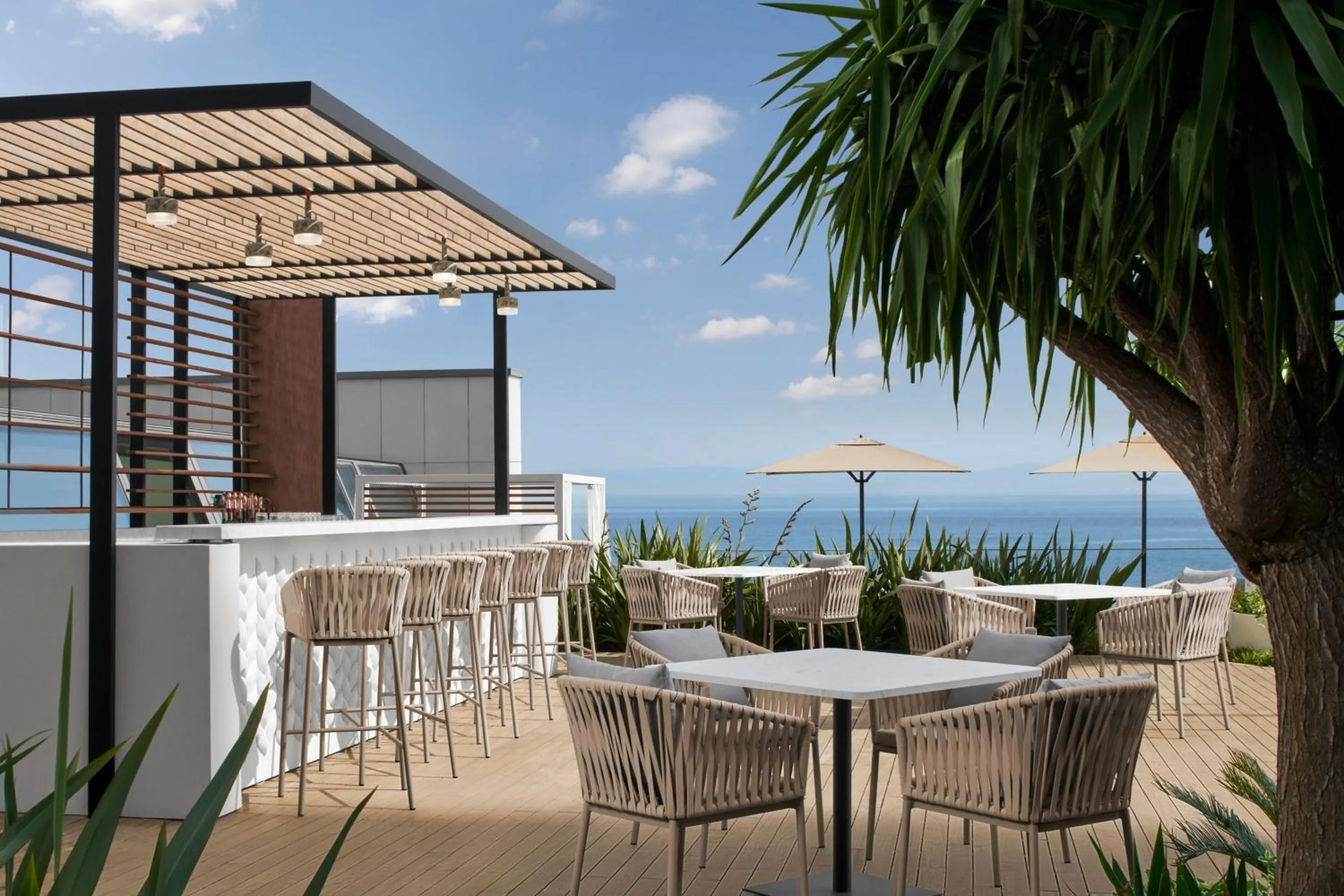 Swimming pool in JW Marriott Hotel Istanbul Marmara Sea