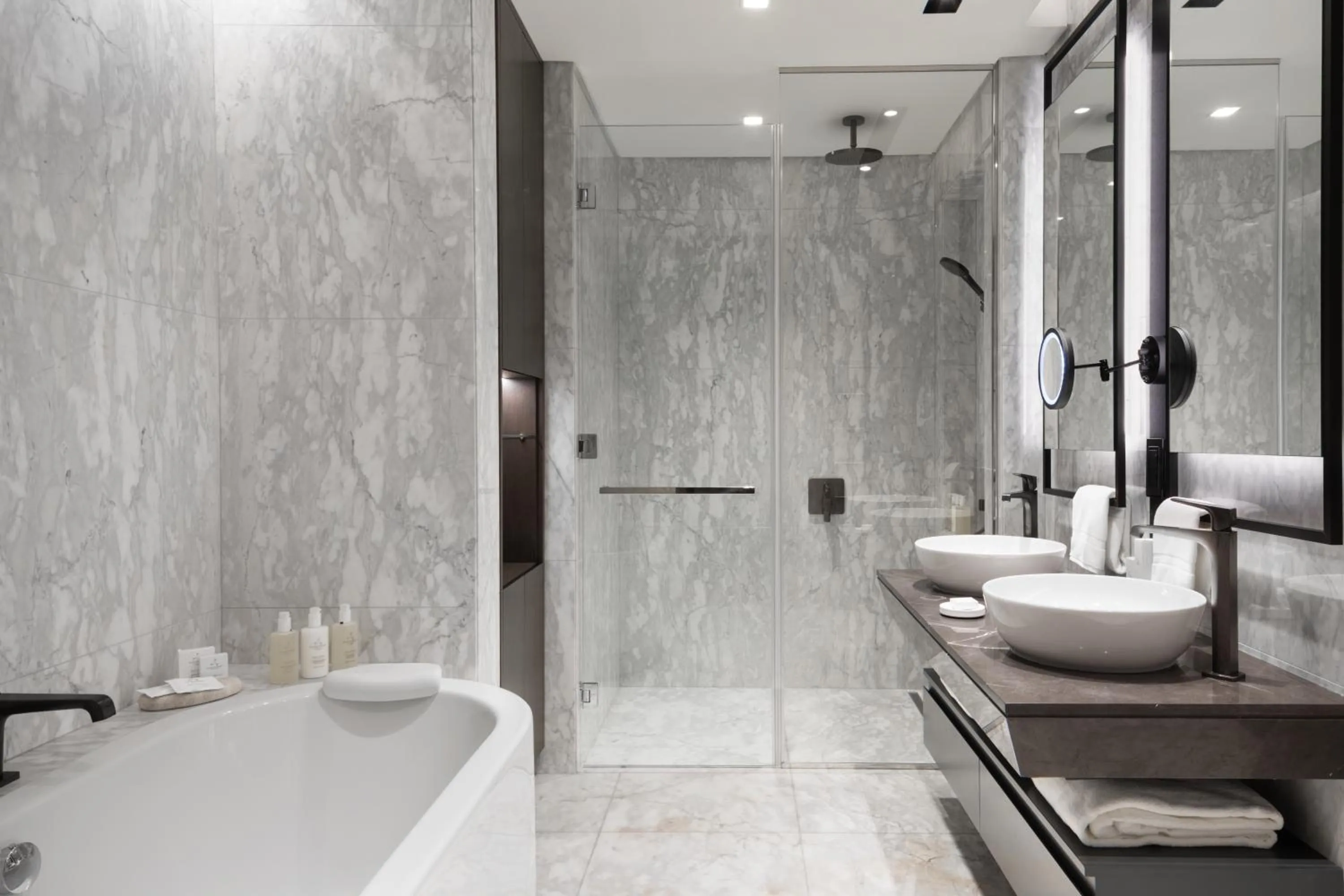 Shower in JW Marriott Hotel Istanbul Marmara Sea