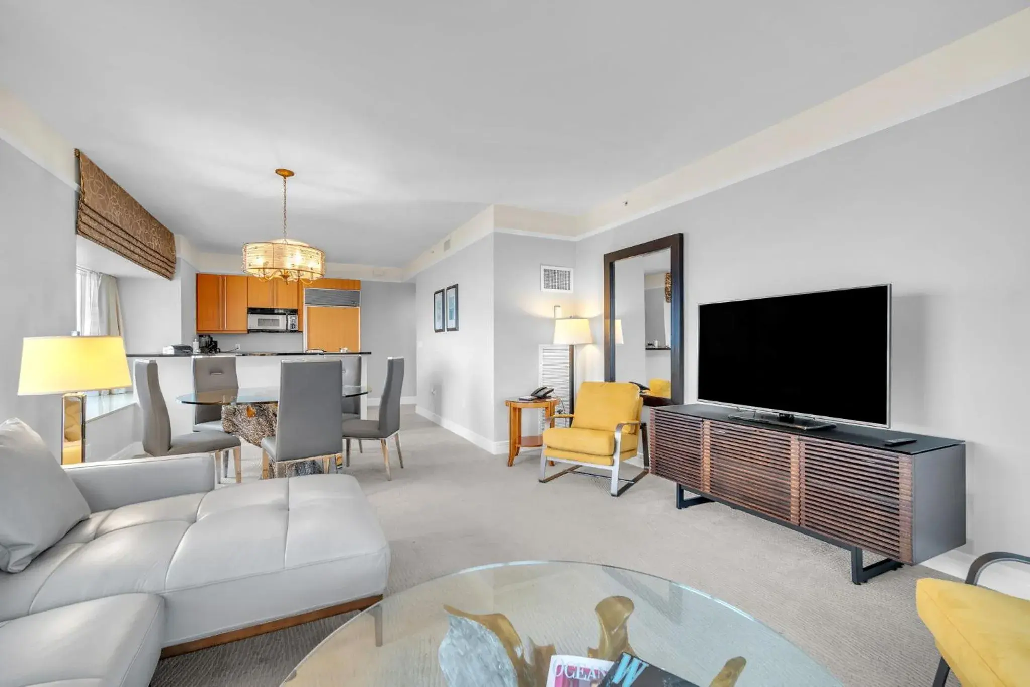 2 Bedroom OR King Studio Suites Four Seasons Hotel Miami Free Wi-Fi & Free Parking 2 Bedroom OR King Studio Suites Four Seasons Hotel Miami Free Wi-Fi & Free Parking