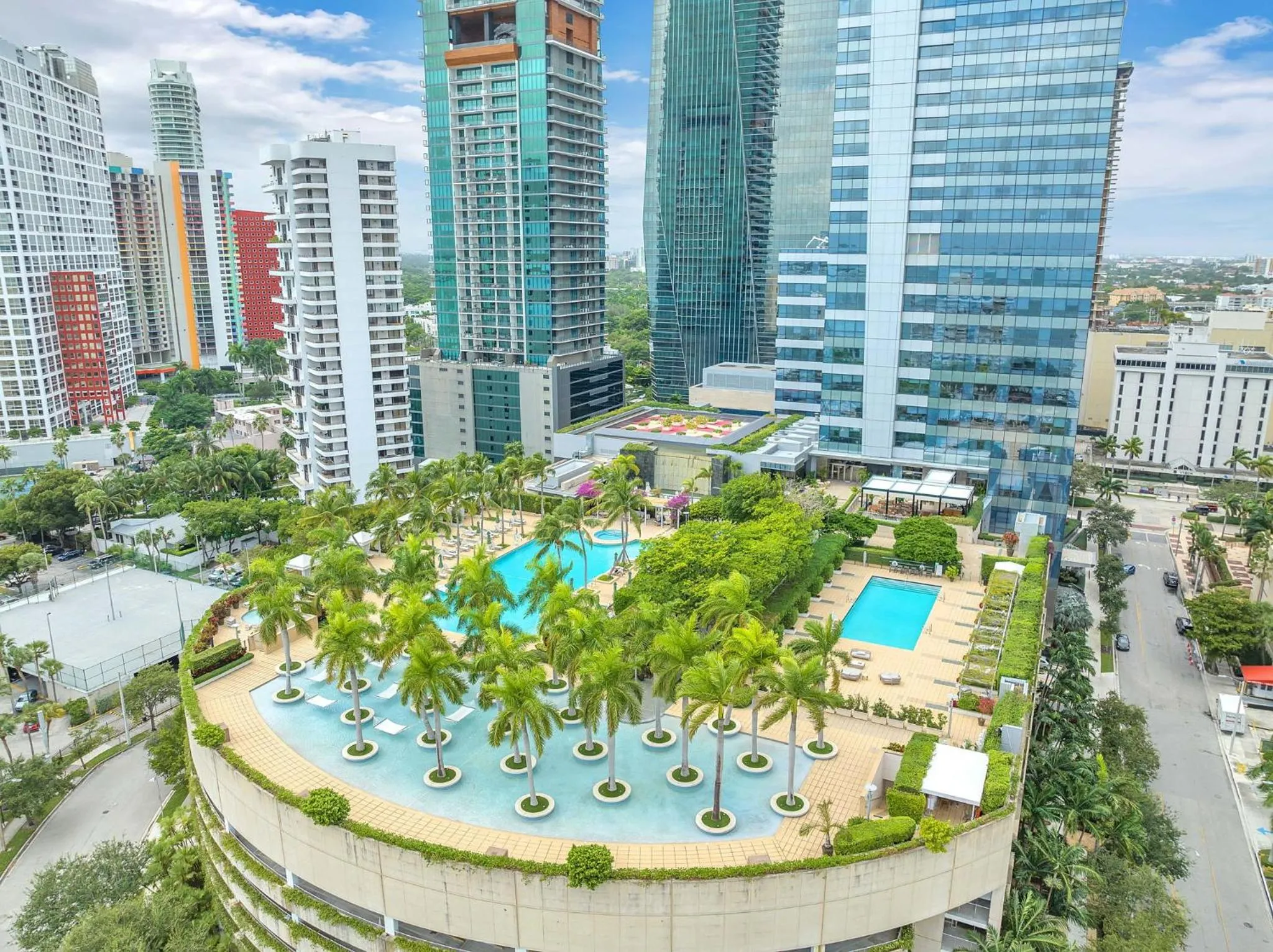 Property building in 2 Bedroom OR King Studio Suites Four Seasons Hotel Miami Free Wi-Fi & Free Parking