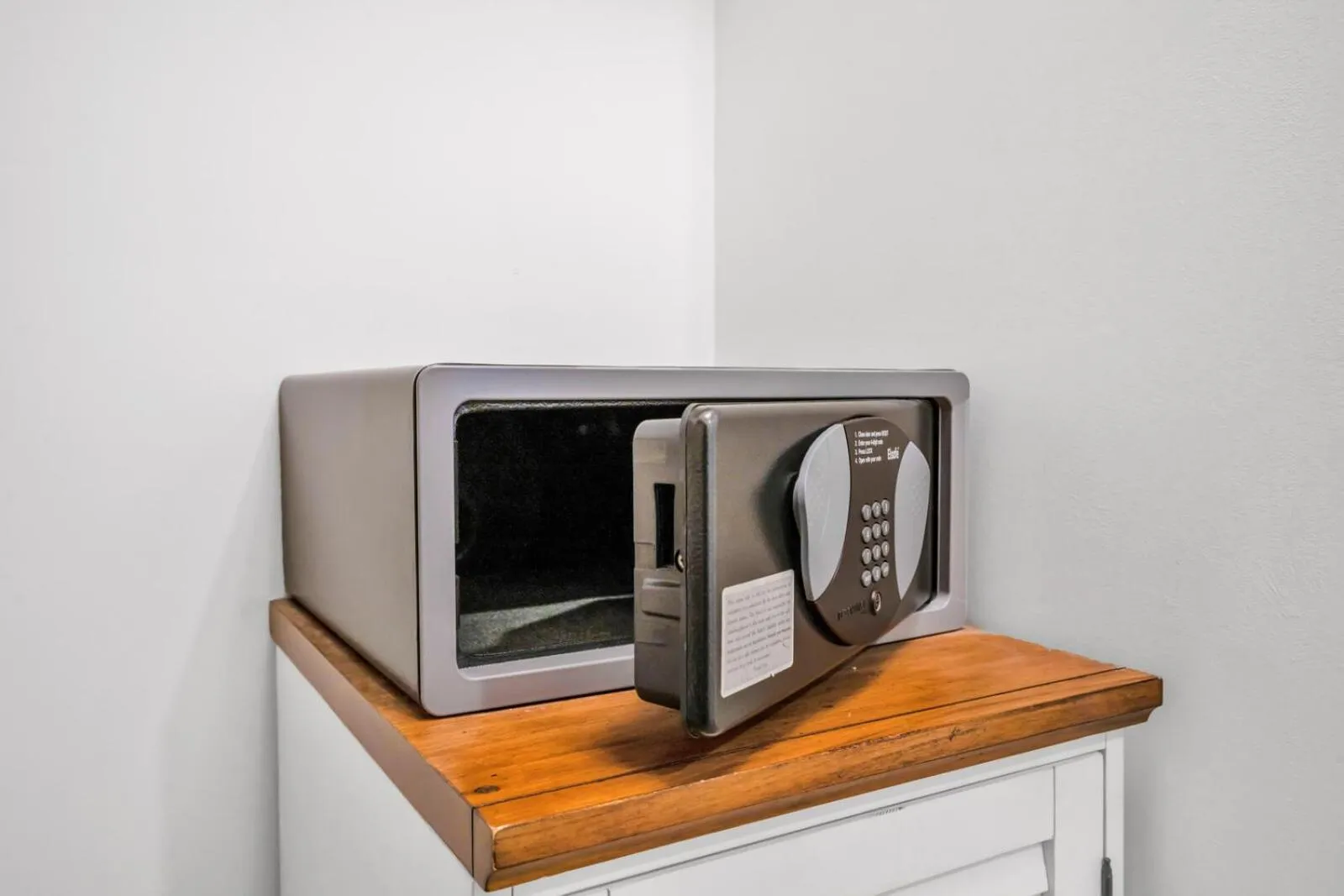 safe in 2 Bedroom OR King Studio Suites Four Seasons Hotel Miami Free Wi-Fi & Free Parking