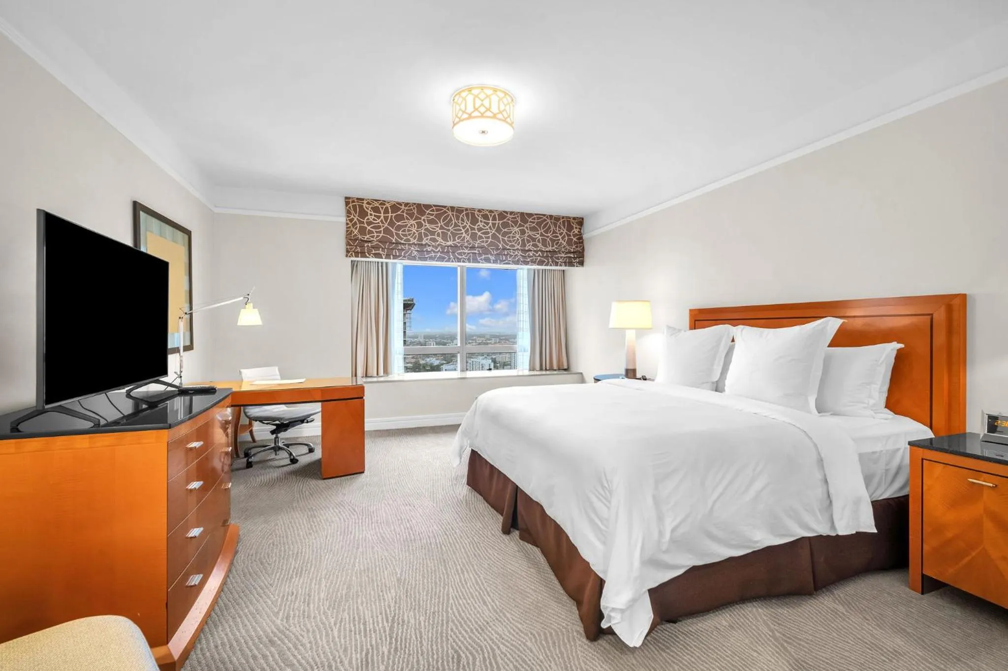 Bedroom, Bed in 2 Bedroom OR King Studio Suites Four Seasons Hotel Miami Free Wi-Fi & Free Parking