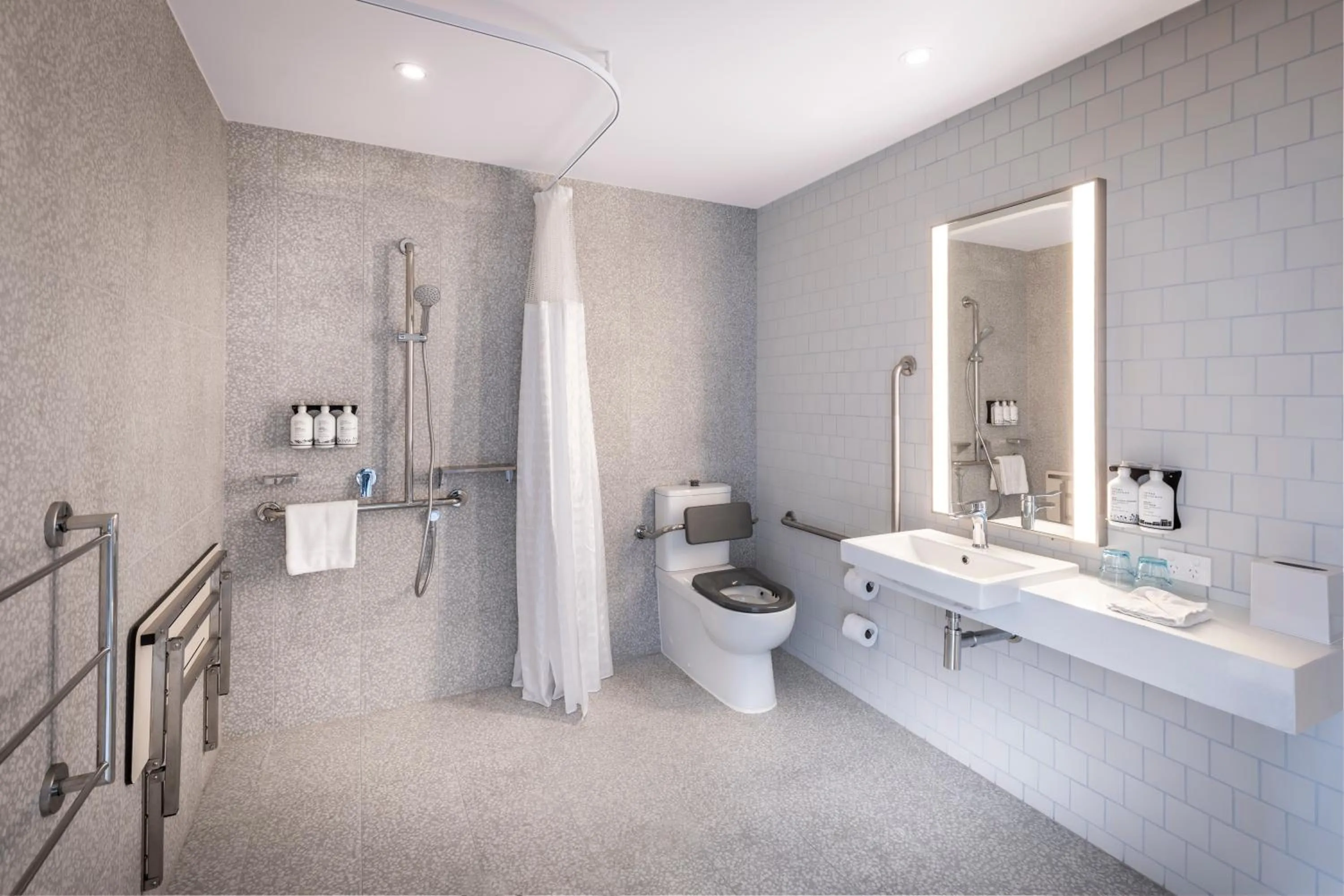 Shower in Holiday Inn Express Auckland City Centre by IHG