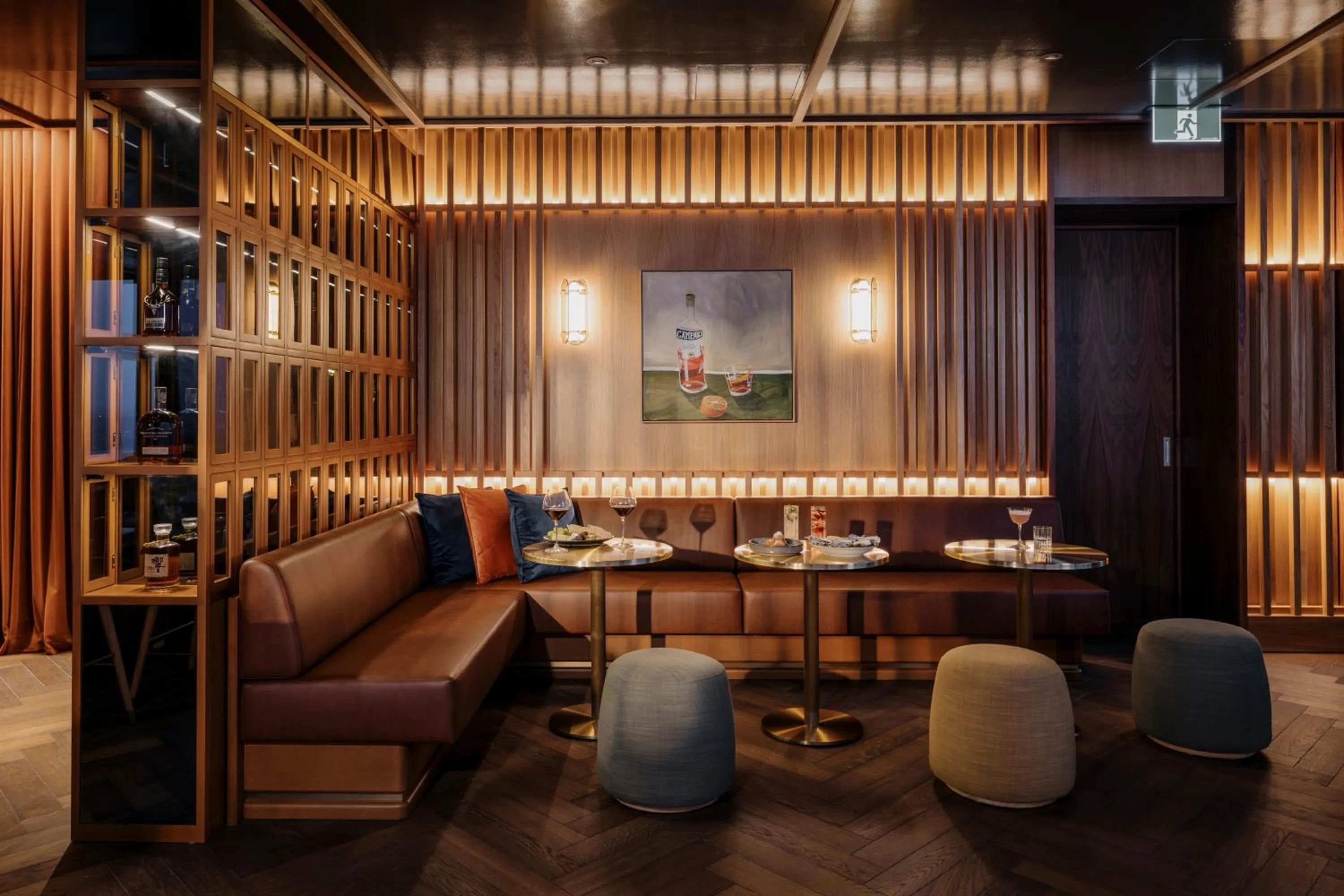 Lounge or bar in voco Auckland City Centre by IHG