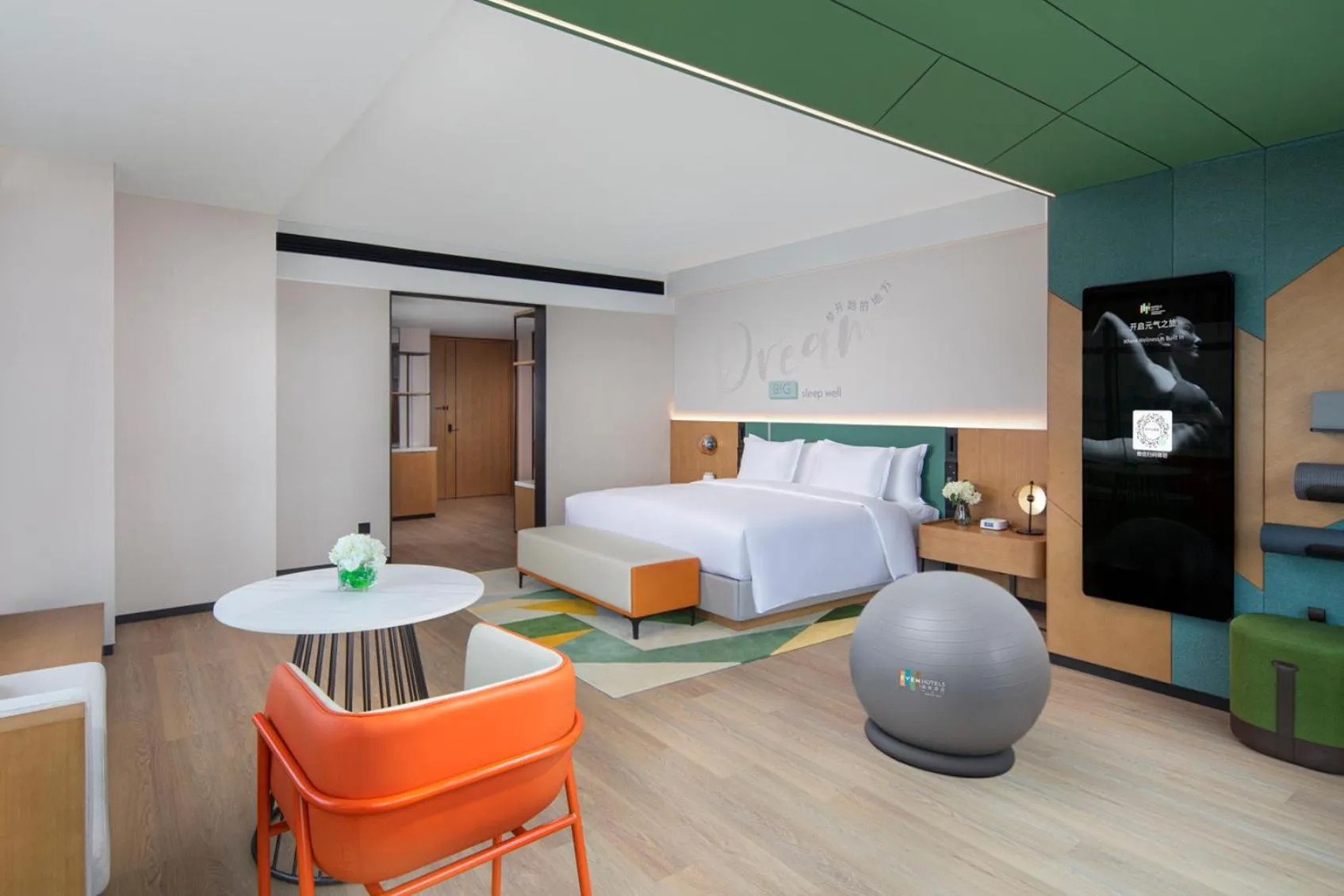 Photo of the whole room, Bed in EVEN Hotel Chengdu Jinniu by IHG