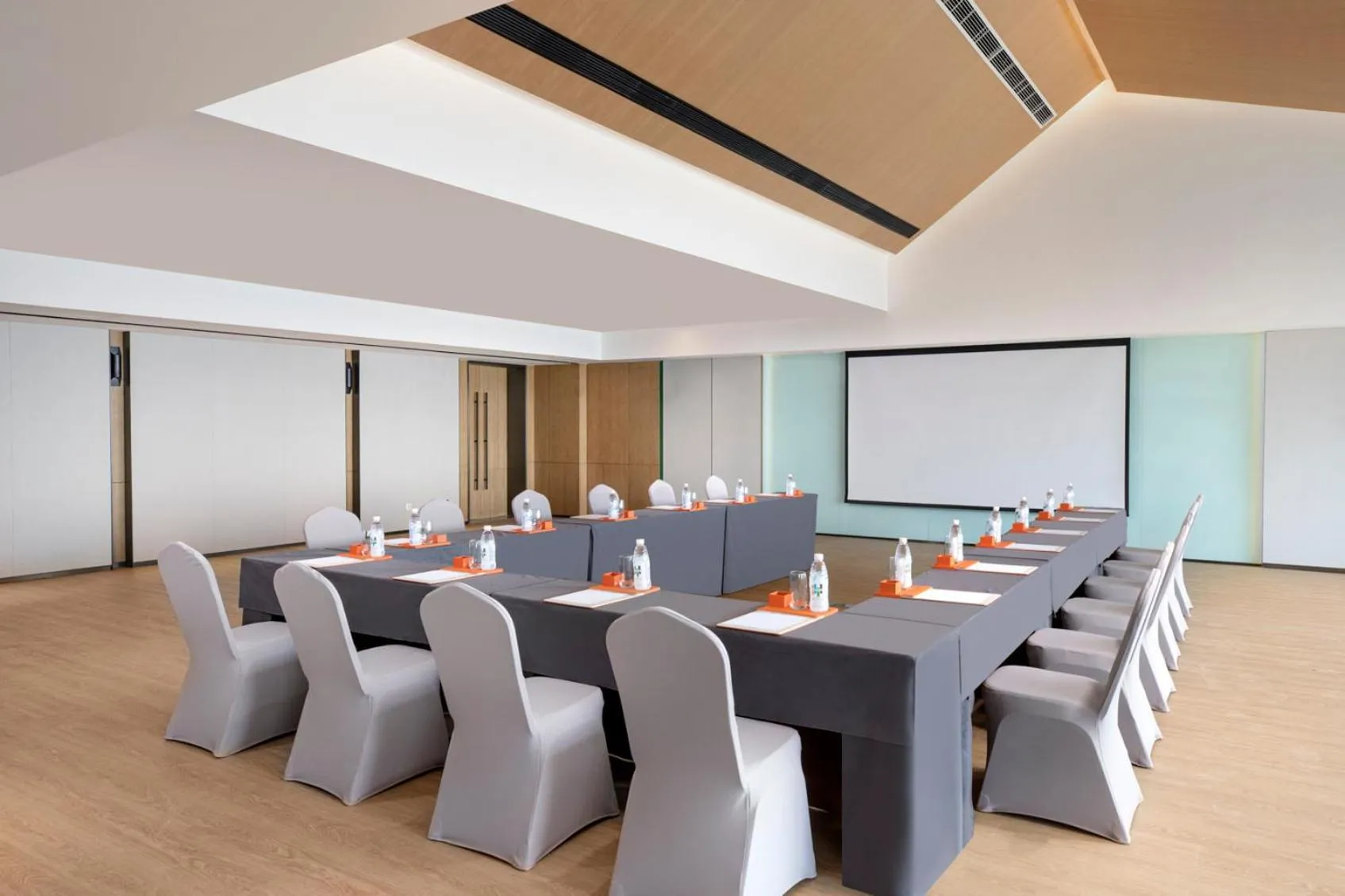 Meeting/conference room in EVEN Hotel Chengdu Jinniu by IHG