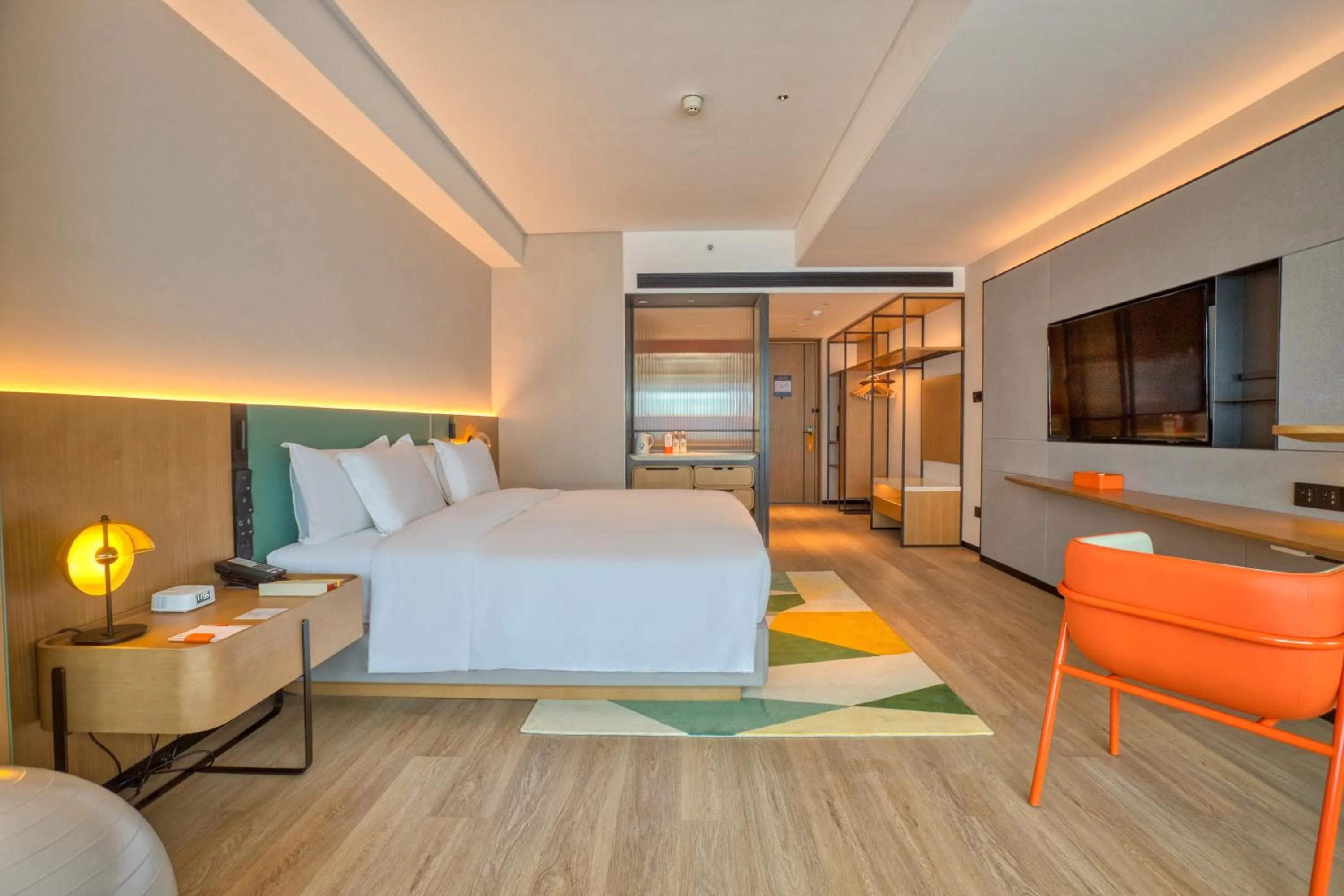 Photo of the whole room, Bed in EVEN Hotel Chengdu Jinniu by IHG