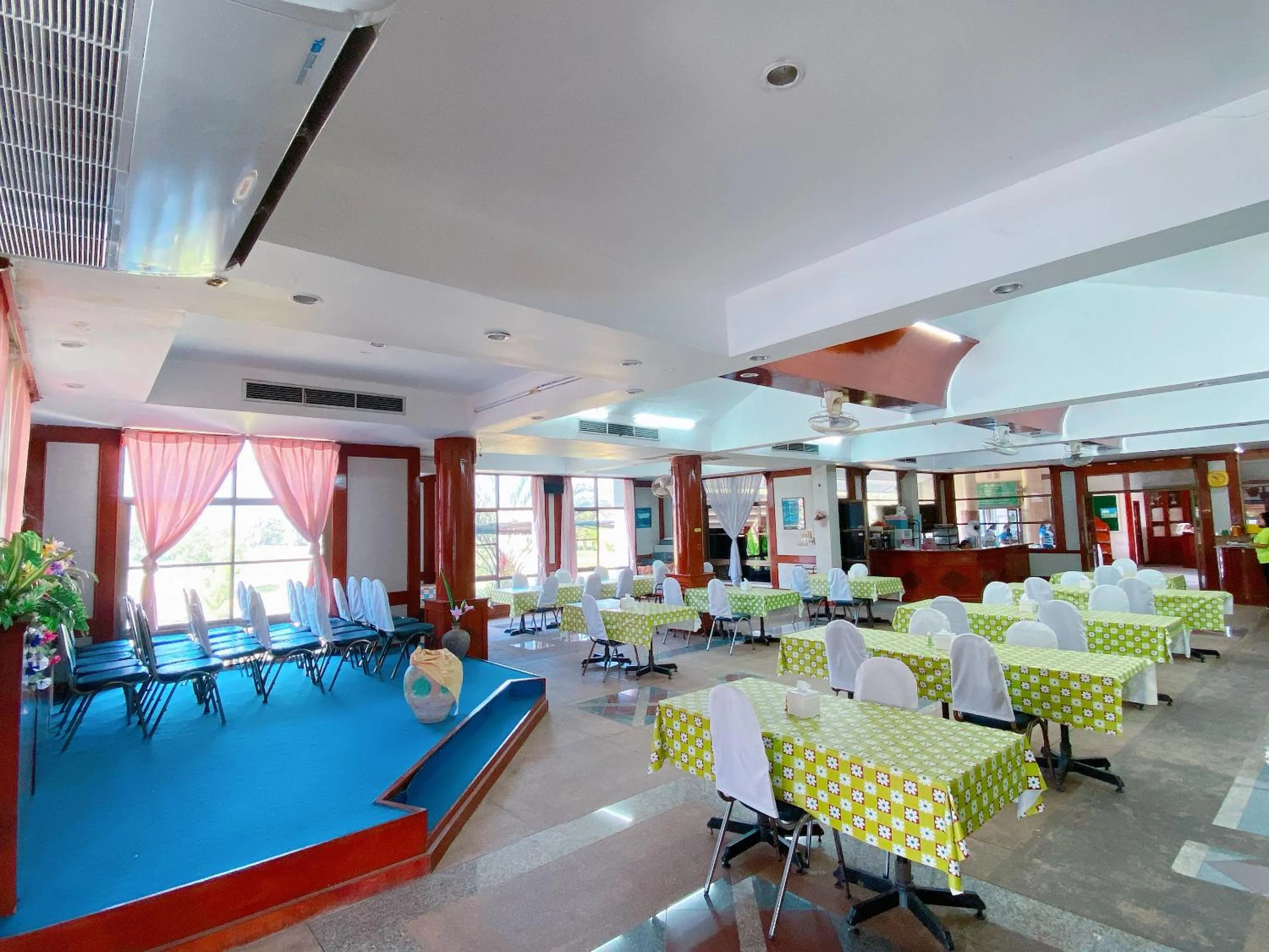 Restaurant/places to eat in Korat Country Club Golf and Resort