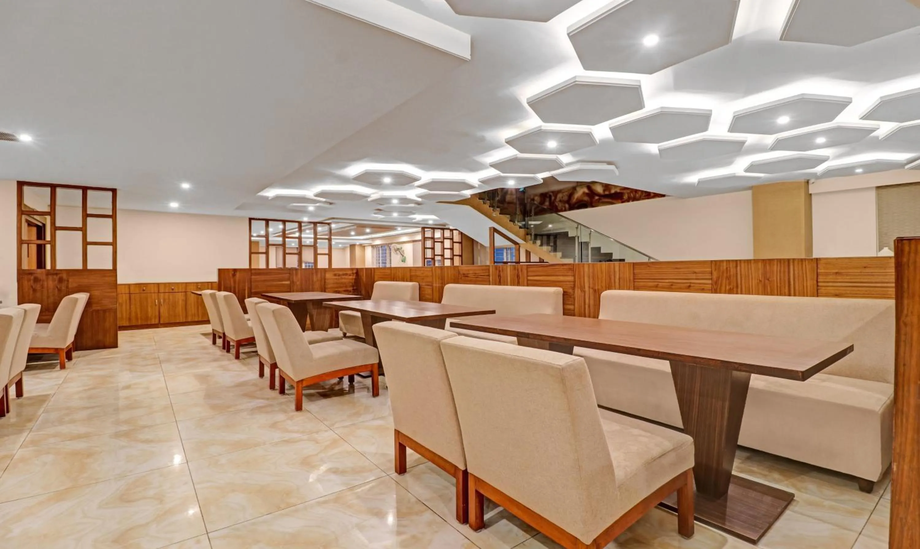 Restaurant/places to eat in Treebo Premium Runway Suites, Marathahalli