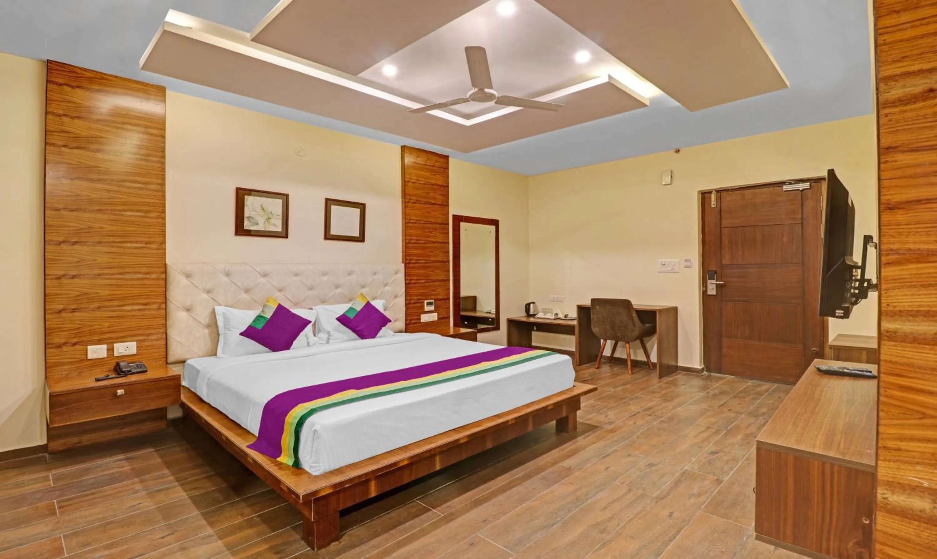 Bedroom, Bed in Treebo Premium Runway Suites, Marathahalli