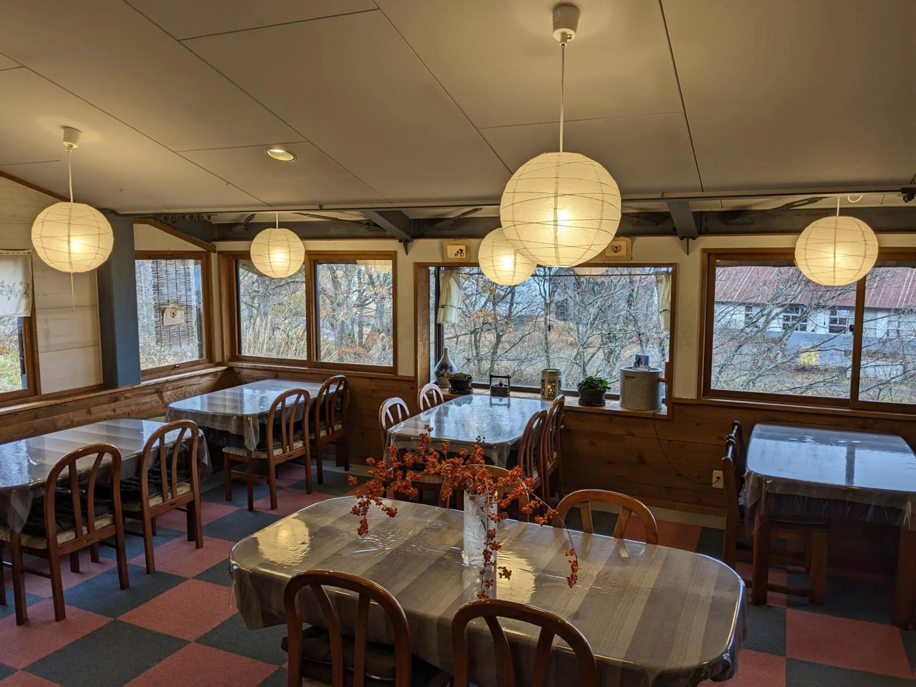 Restaurant/places to eat in Guest house Maroudo