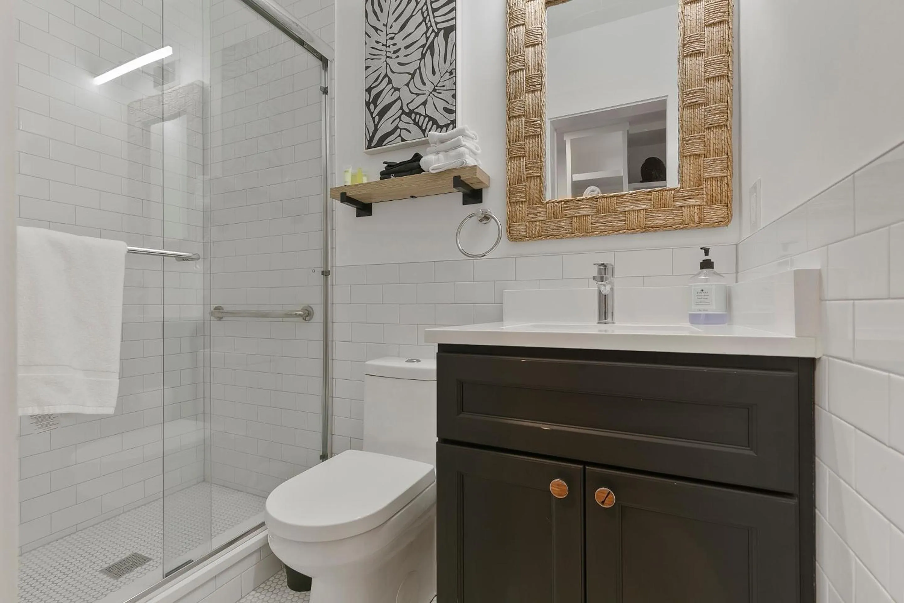 Shower in Marsh Hotel