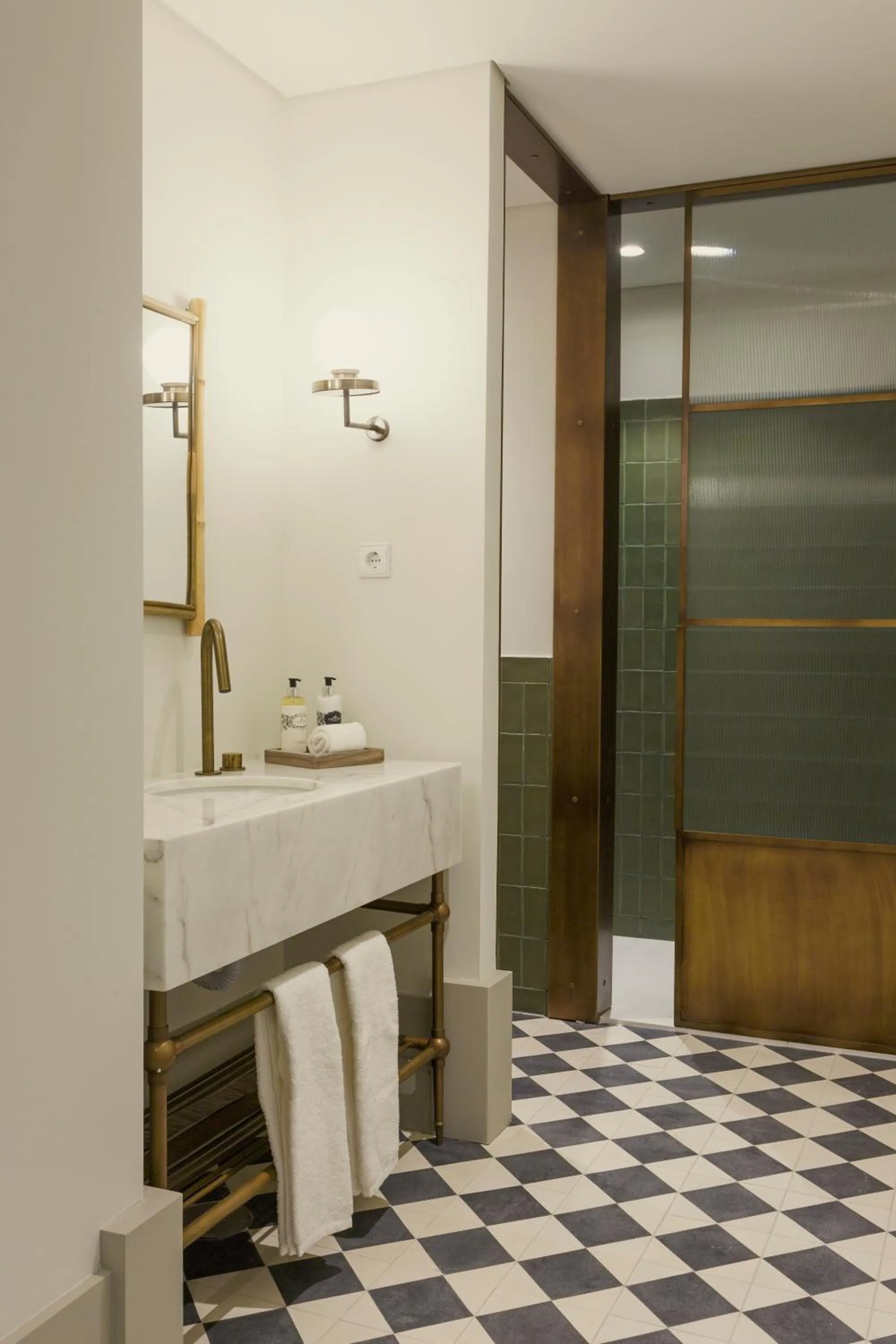 Classic Double Room with Garden Access in Torel Saboaria