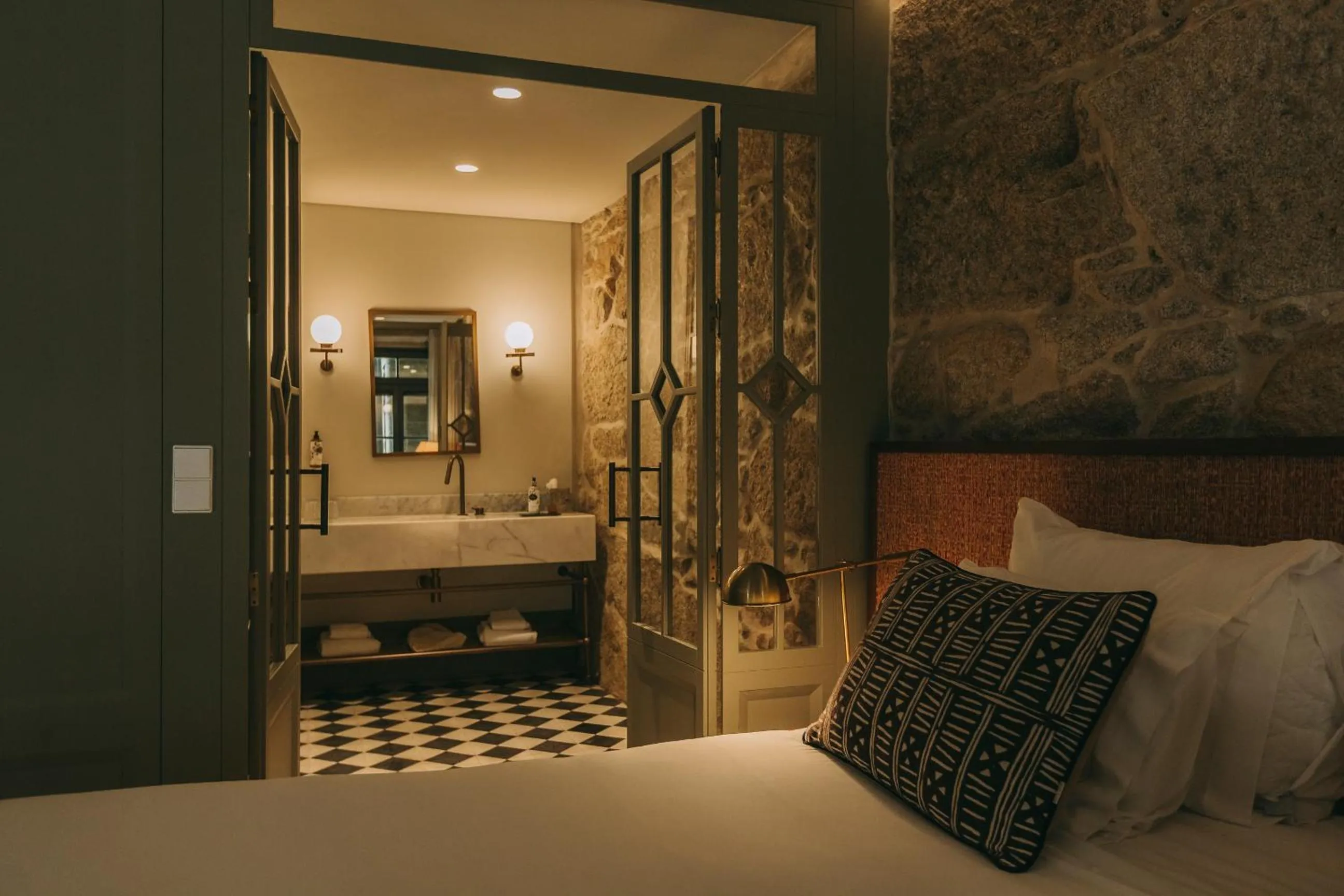 Bathroom, Bed in Torel Saboaria