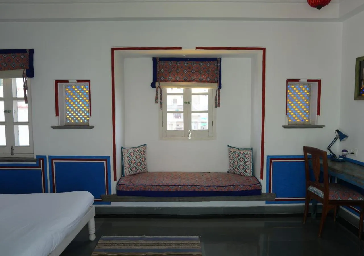 Decorative detail, Bed in Little Garden Guest House