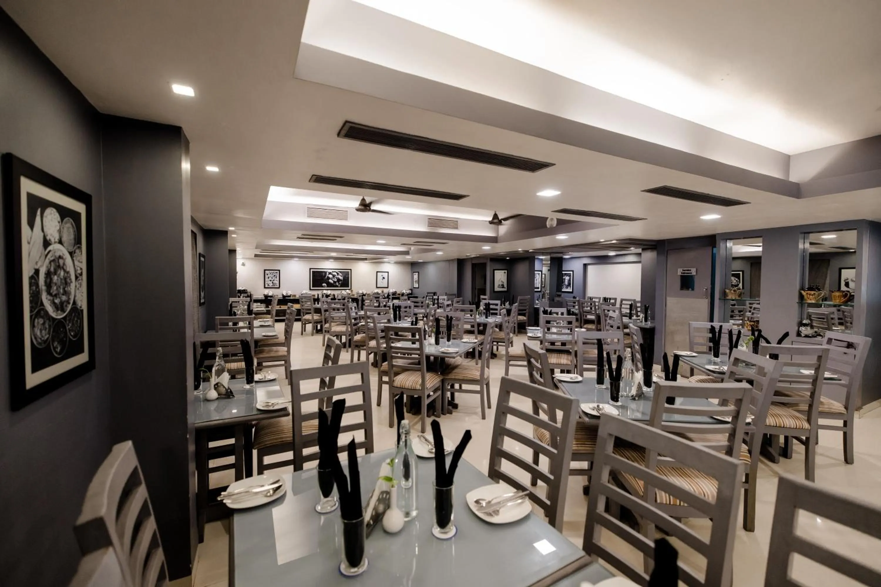 Restaurant/places to eat in Regenta Baywatch Resort, Goa