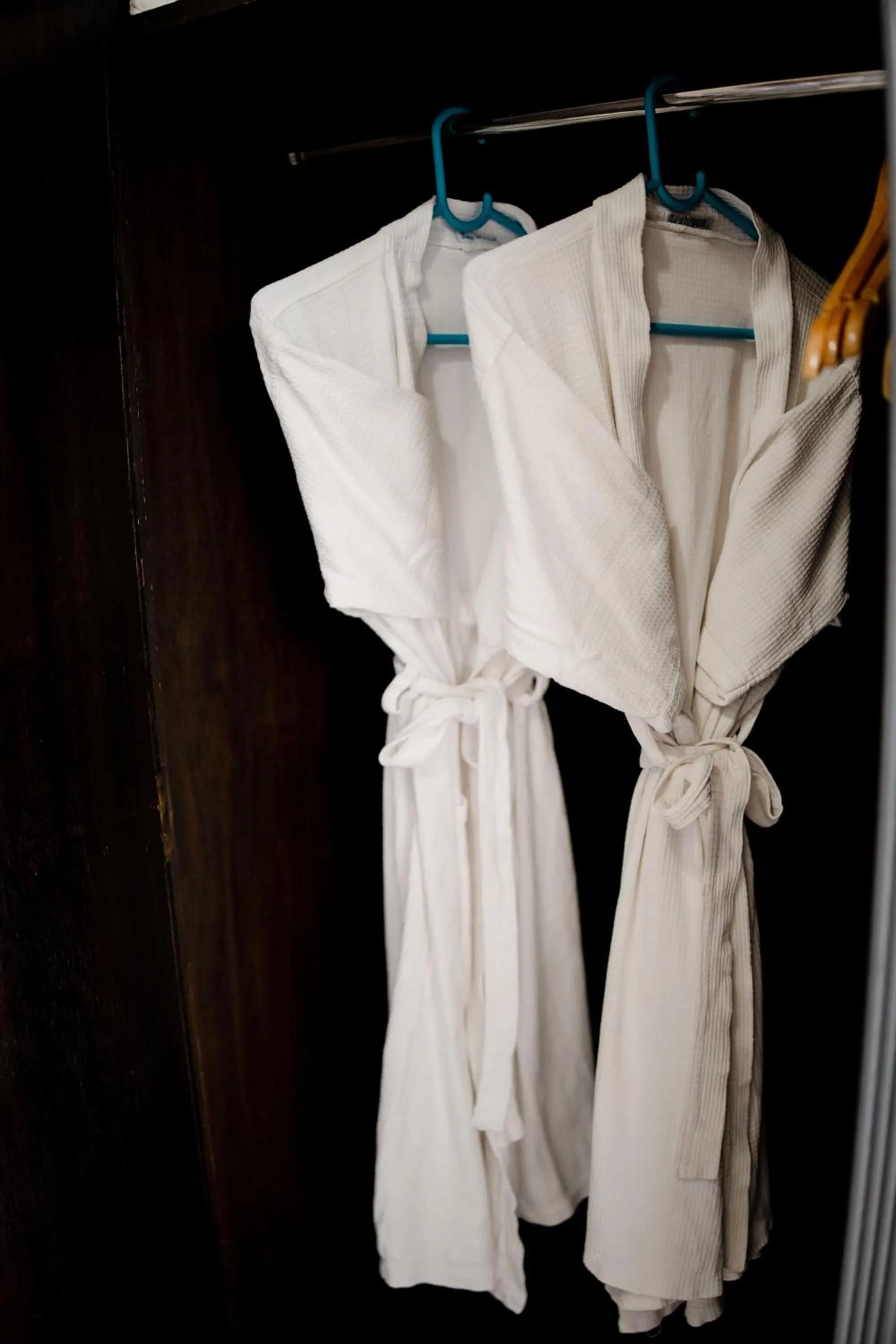 Shower in Regenta Baywatch Resort, Goa