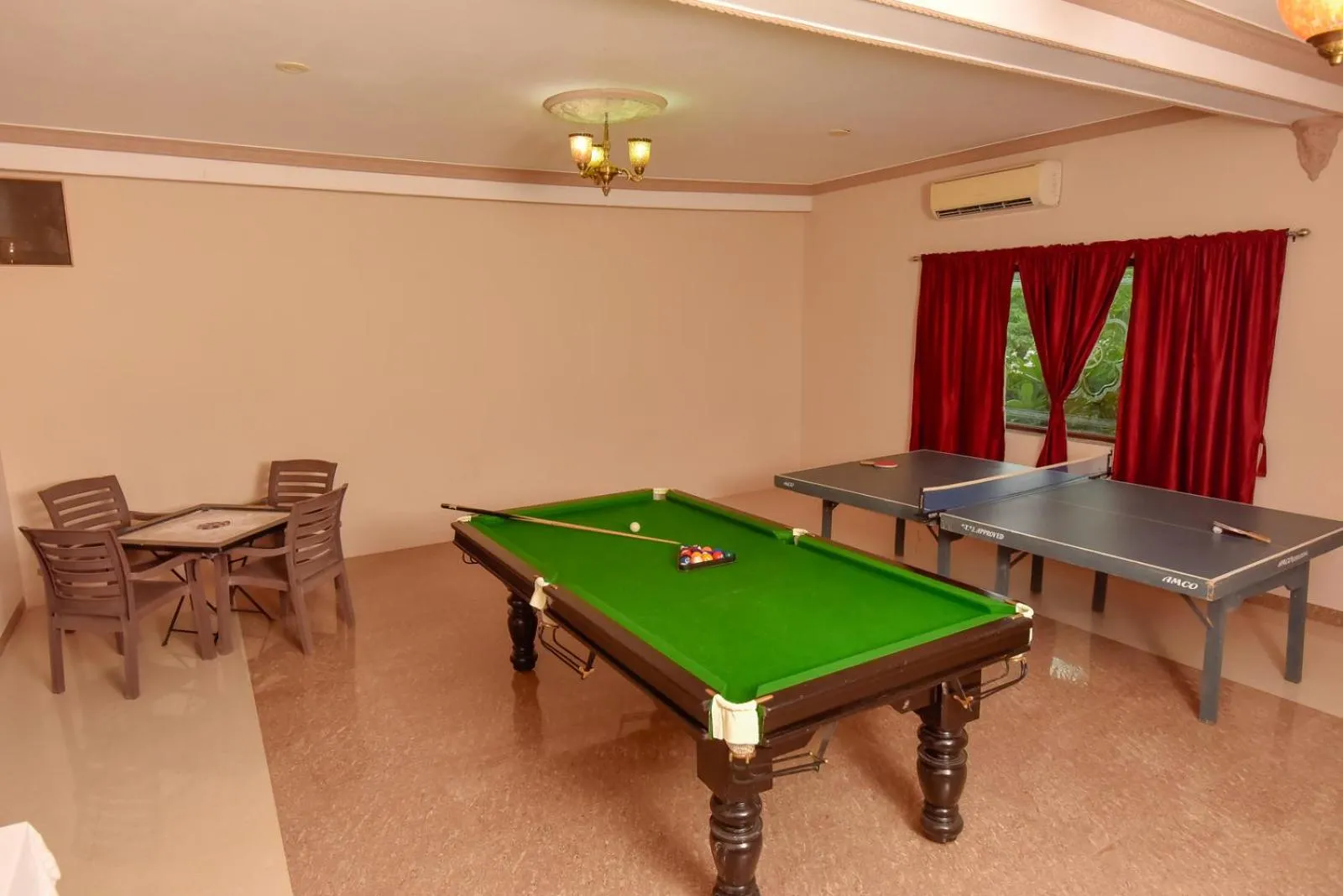 Billiard in Araliayas Resort & Spa