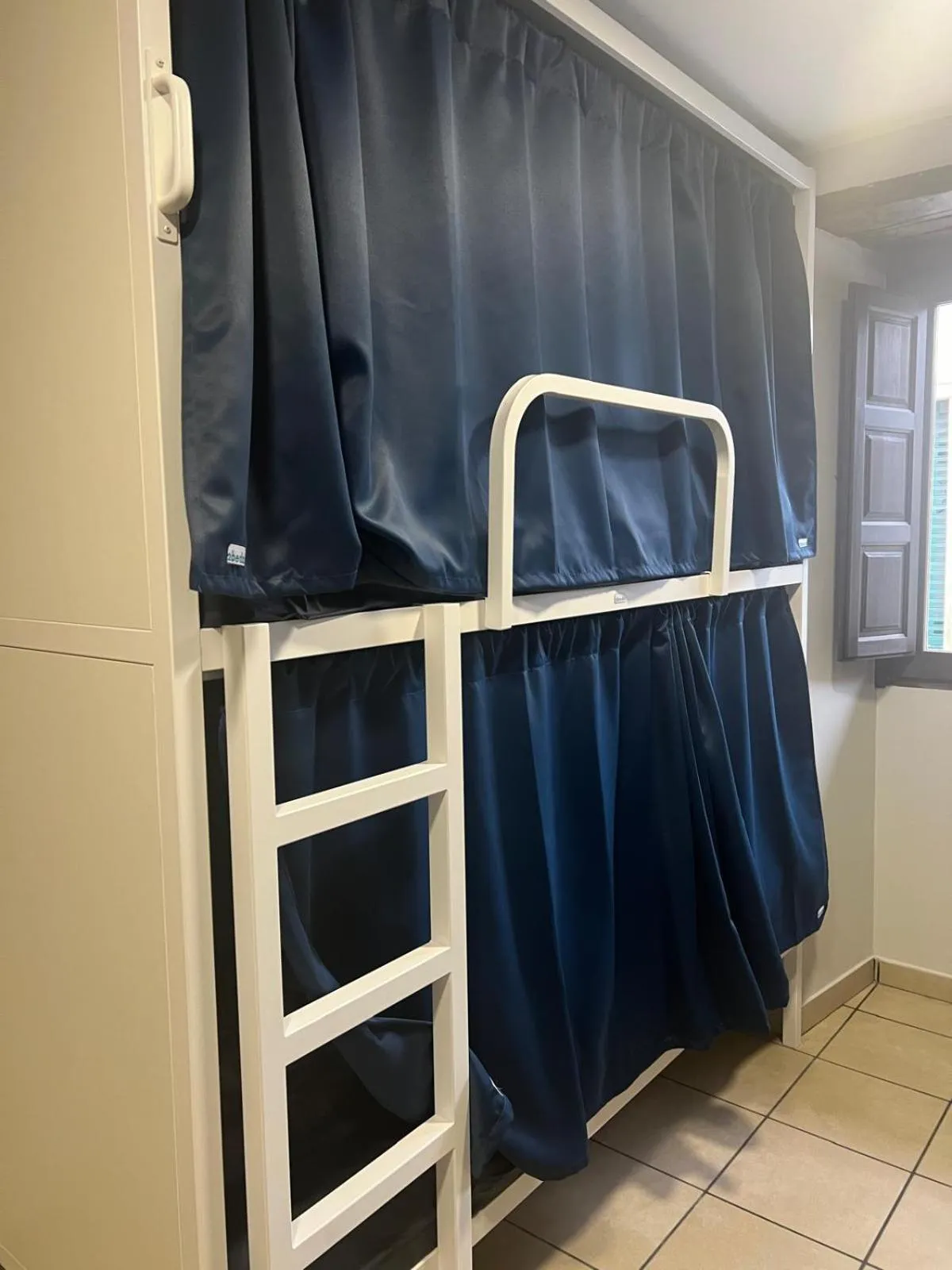 bunk bed, Bed in Albergue San Anton