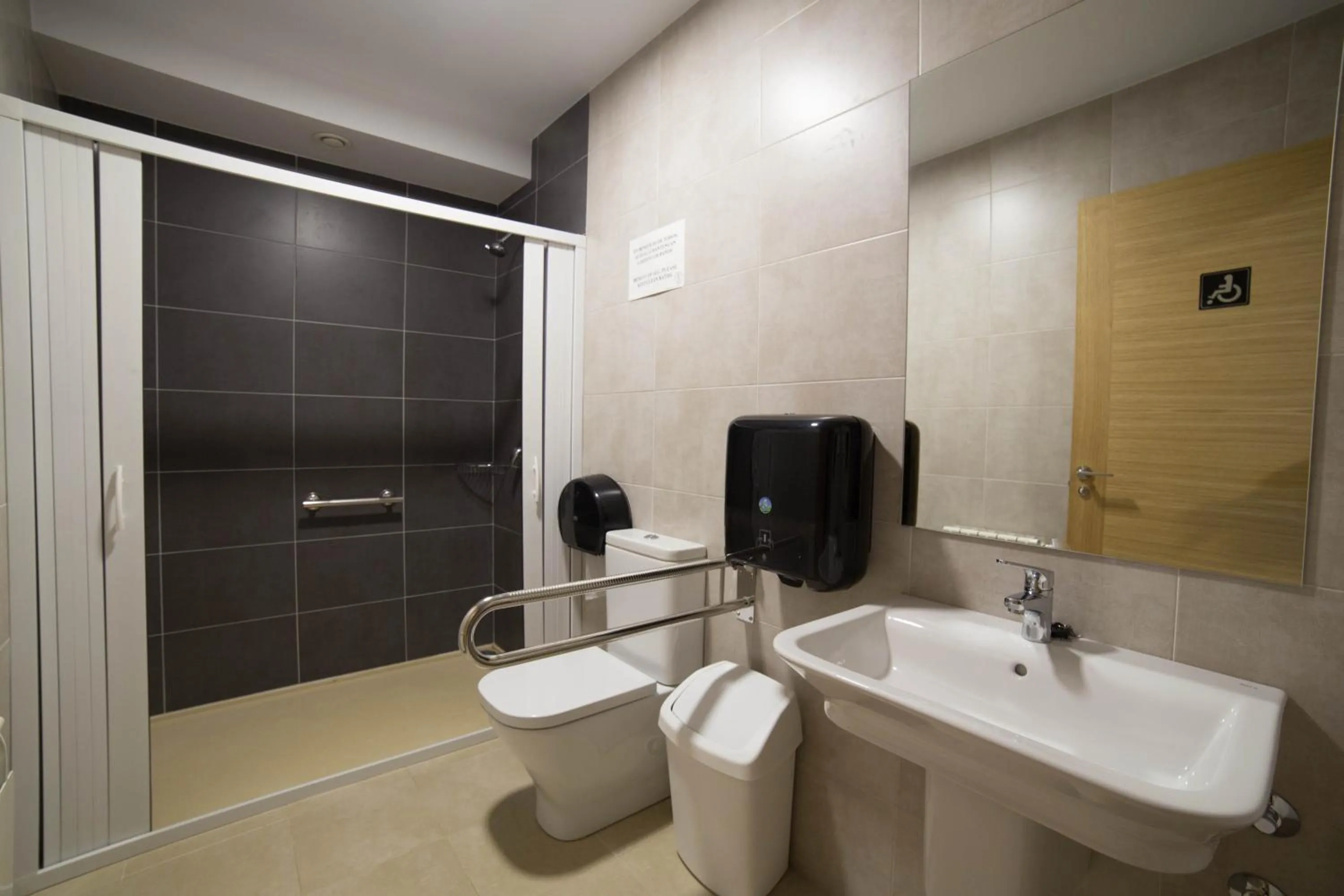 Bathroom in Albergue San Anton