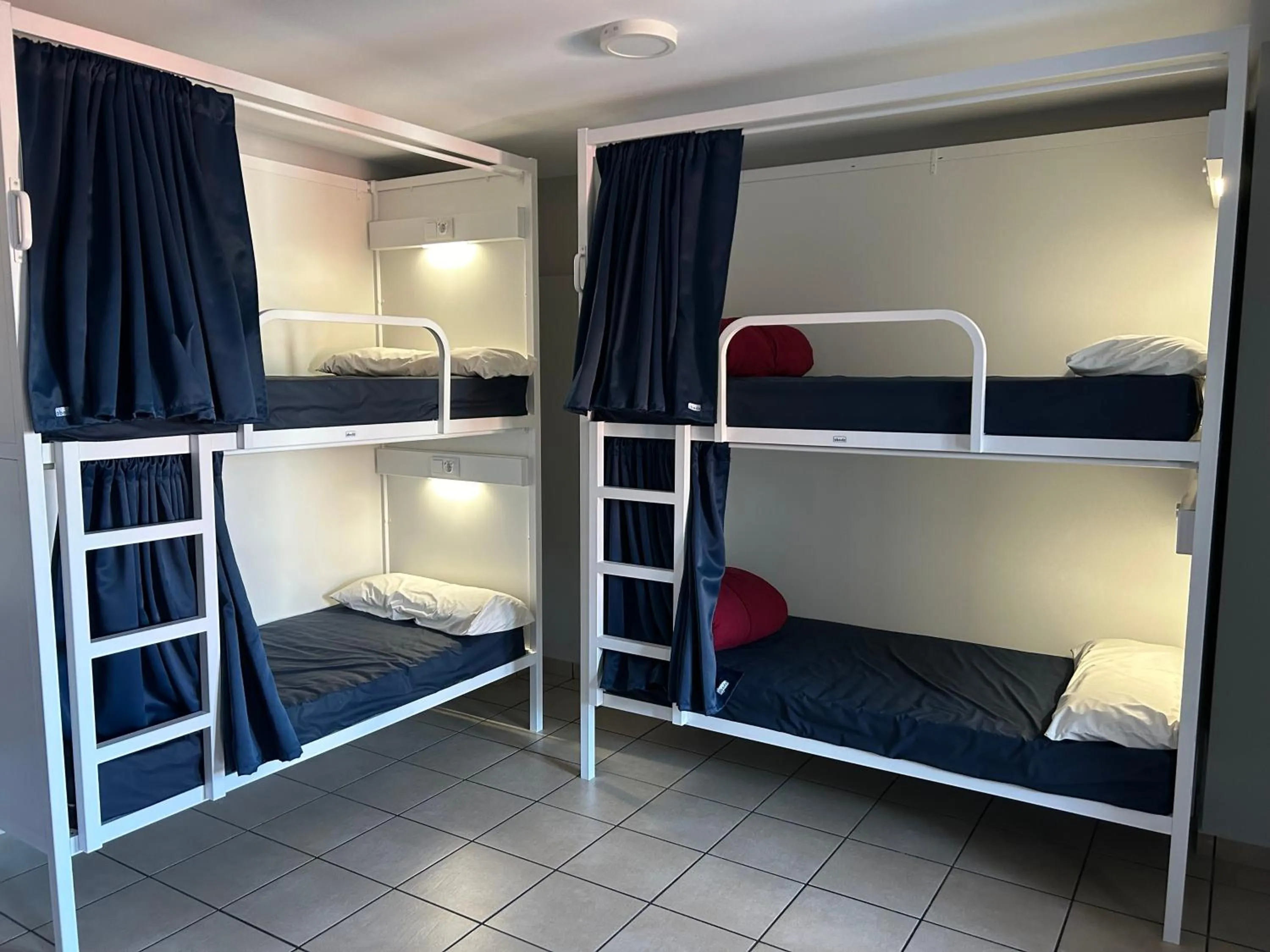 bunk bed, Bed in Albergue San Anton