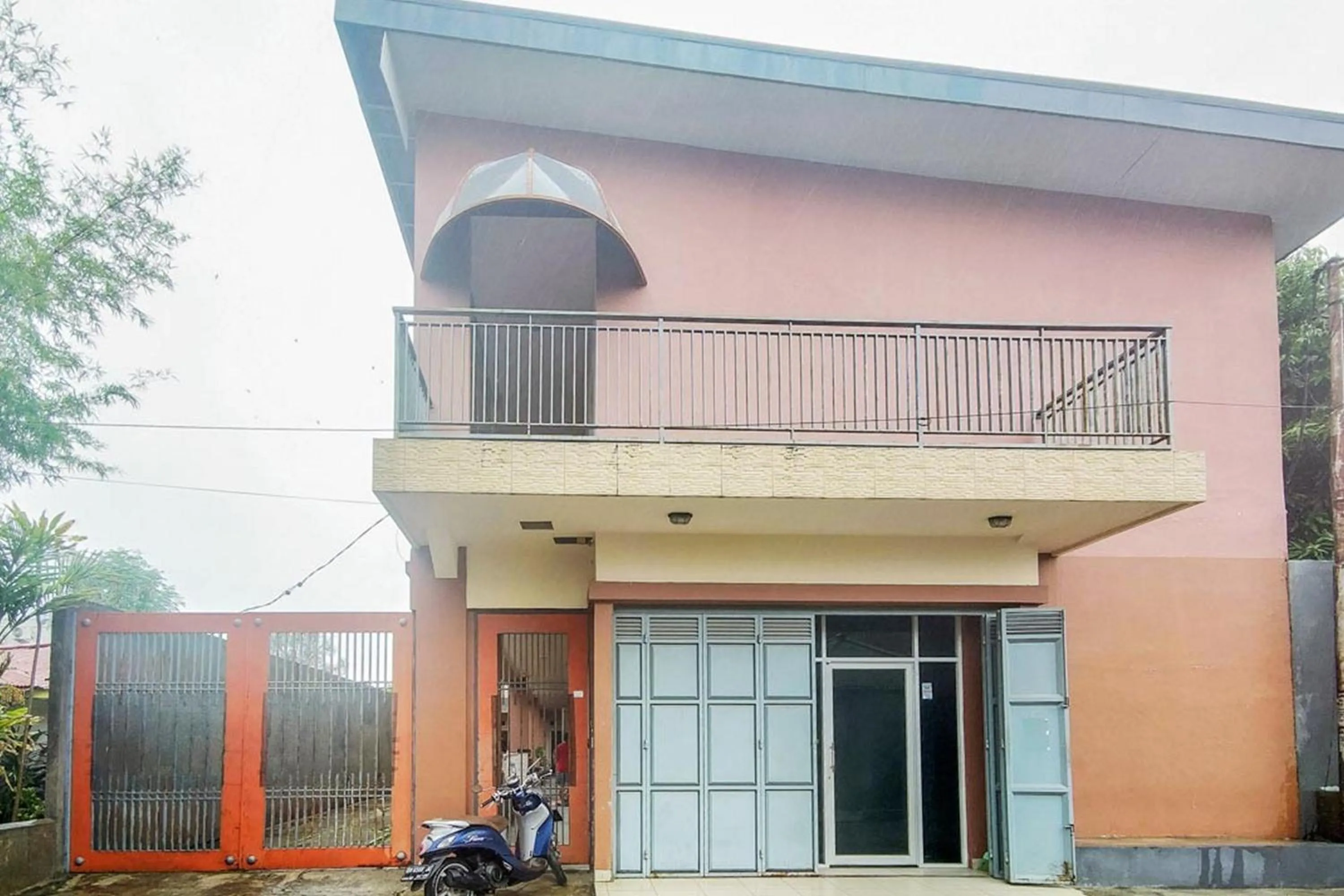 Chandra Graha Guesthouse Palu