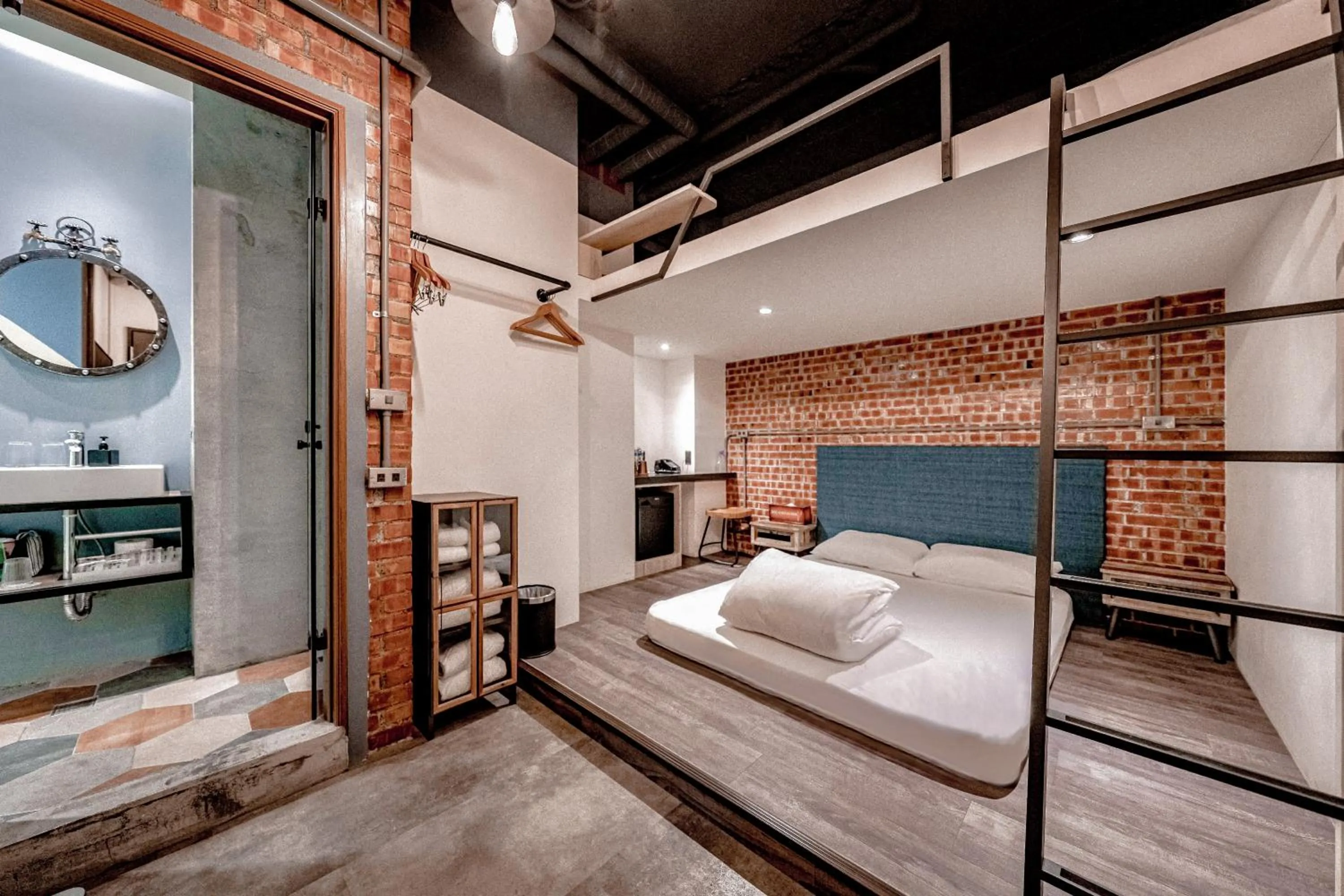 Photo of the whole room, Bed in Hotel Leisure Chiayi