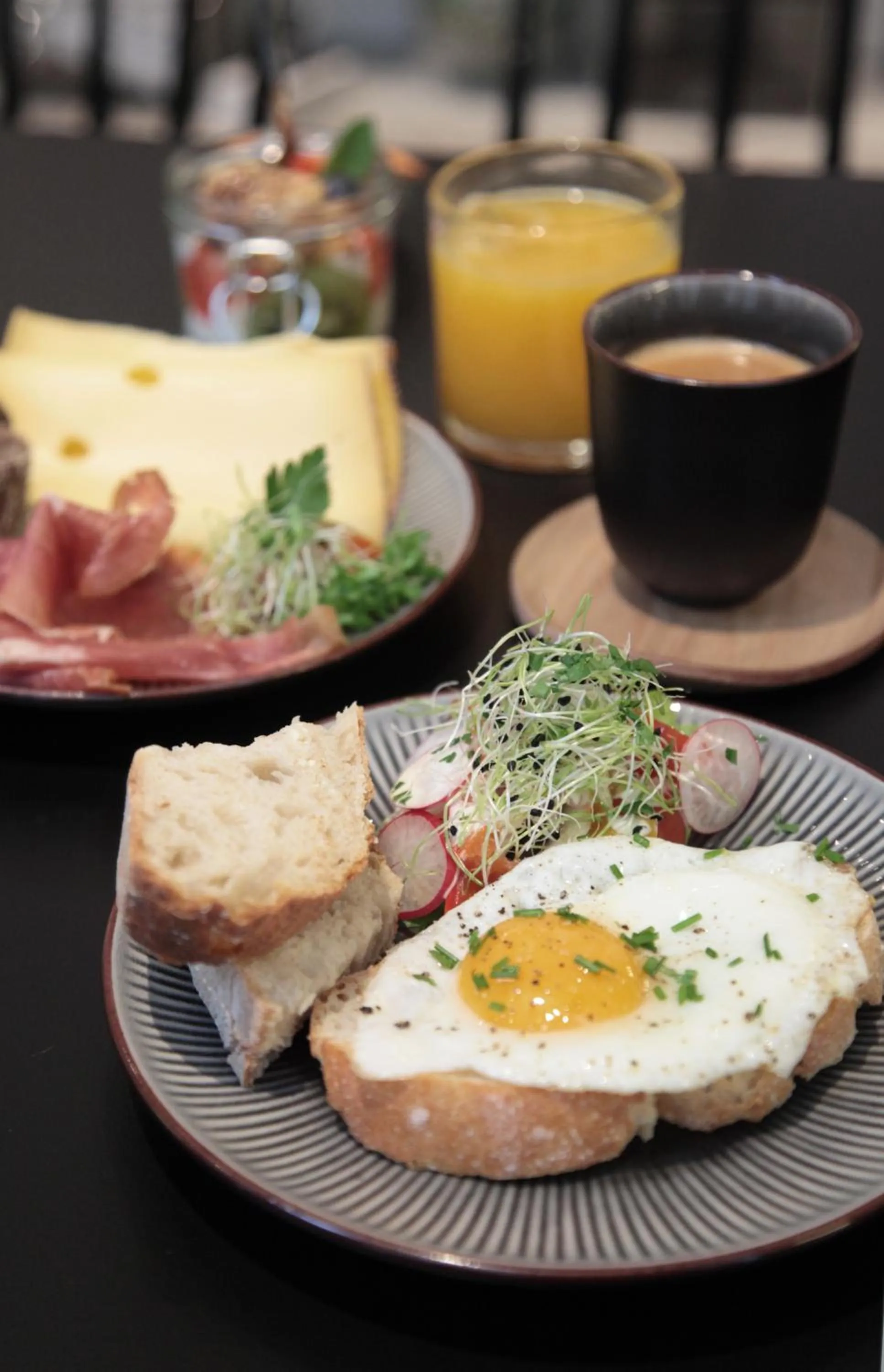 Breakfast in Maison Nationale City Flats & Suites