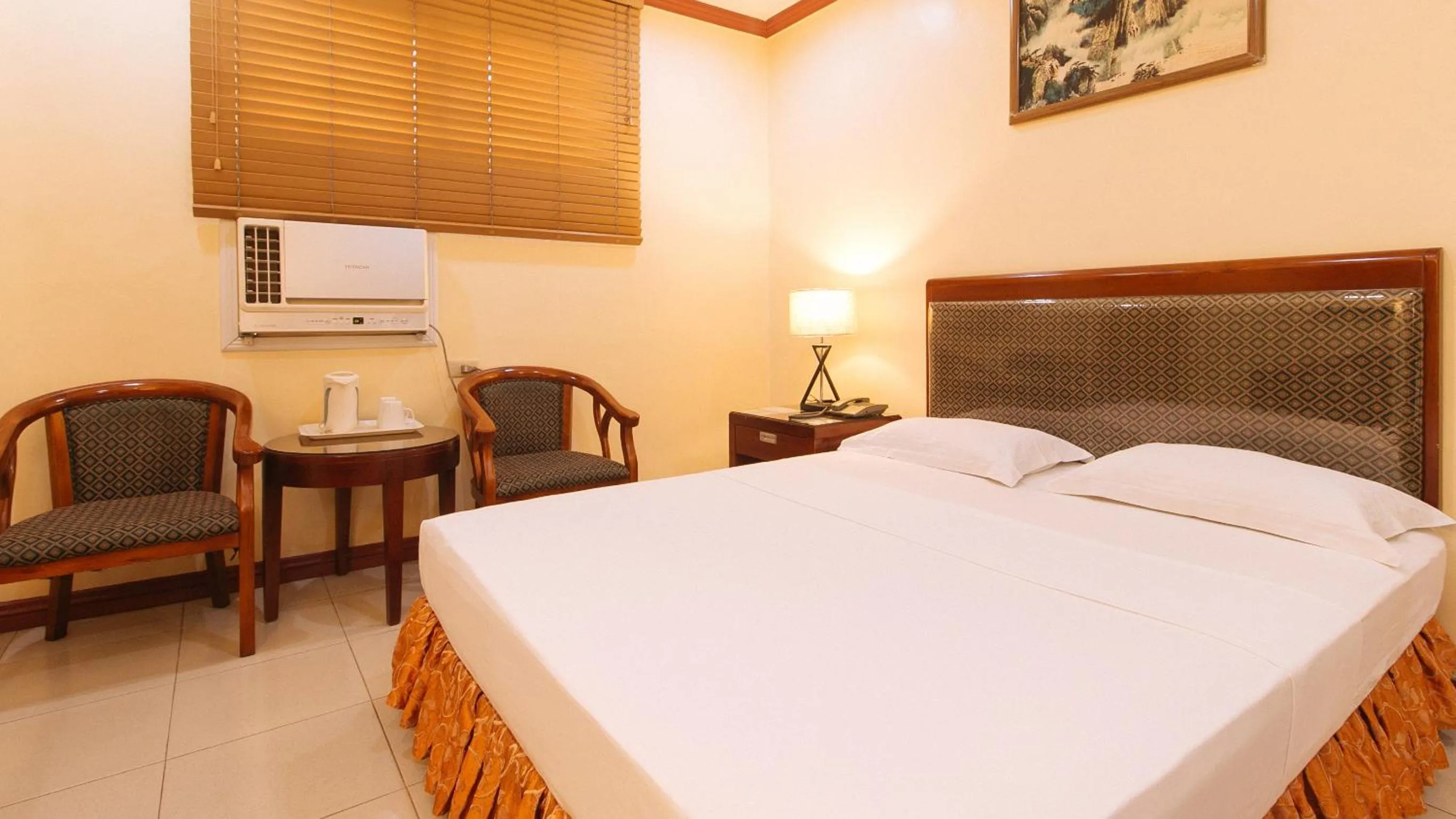 Photo of the whole room, Bed in Peace Hotel by RedDoorz