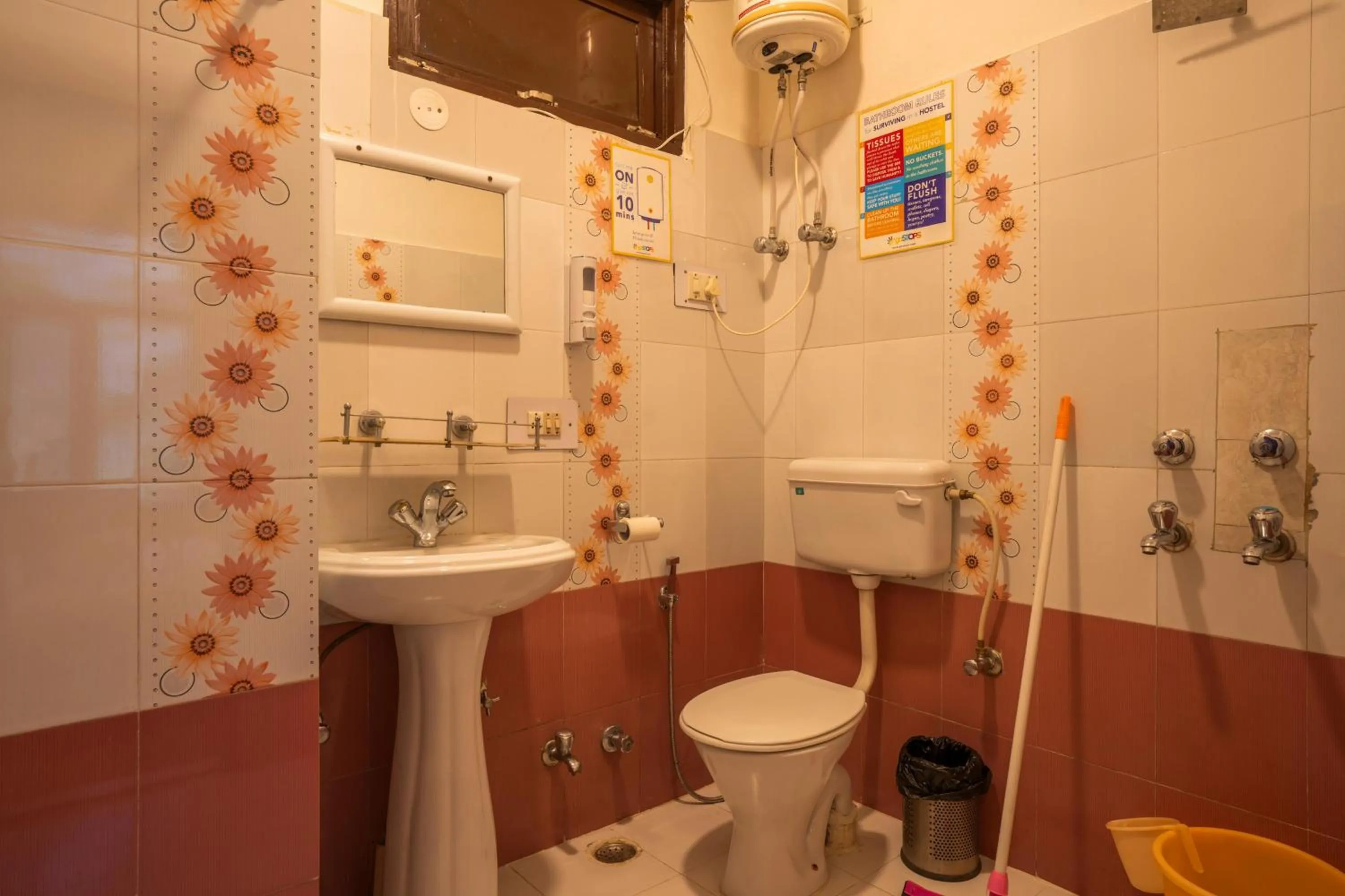 Bathroom in goSTOPS Kasol