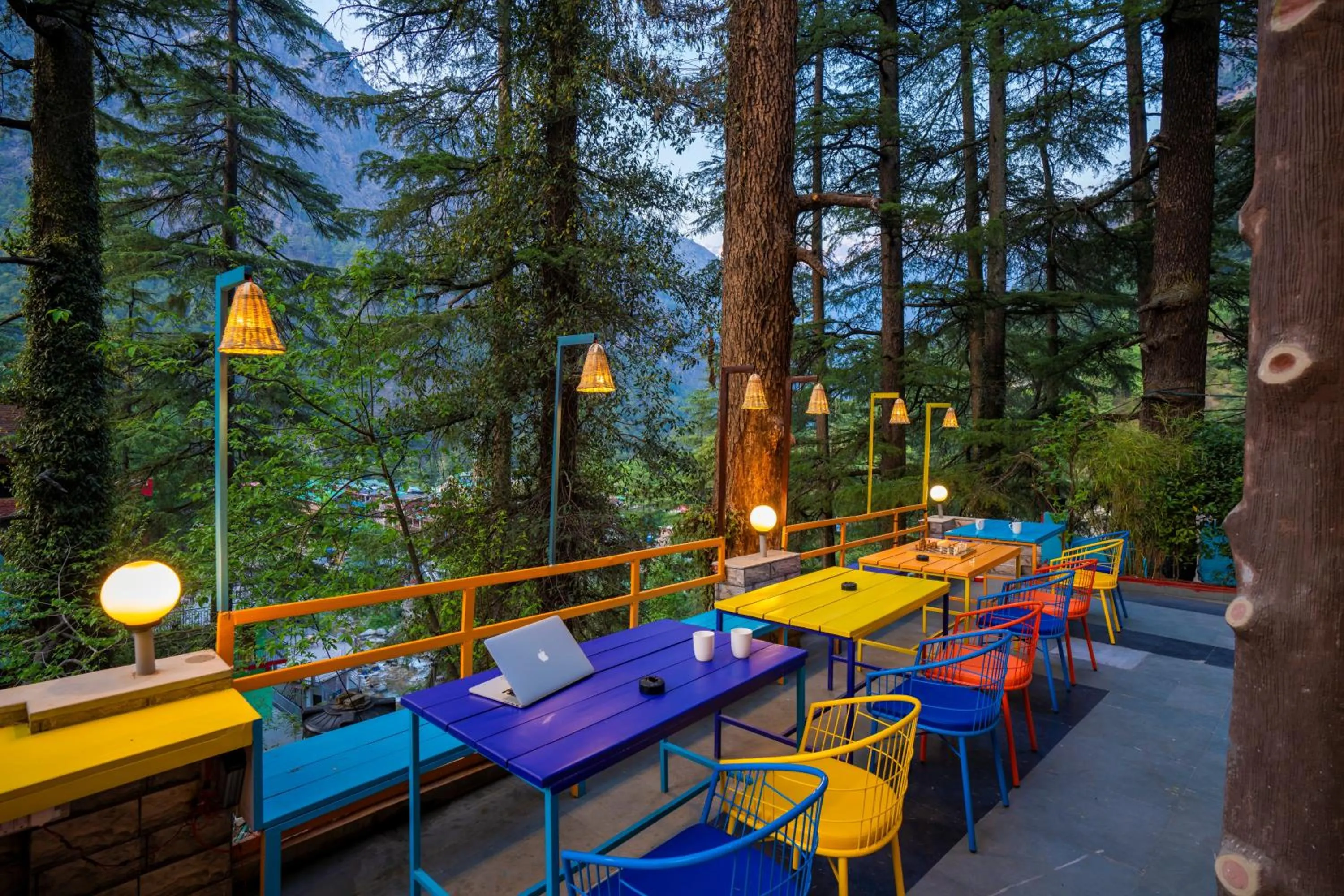Seating area in goSTOPS Kasol