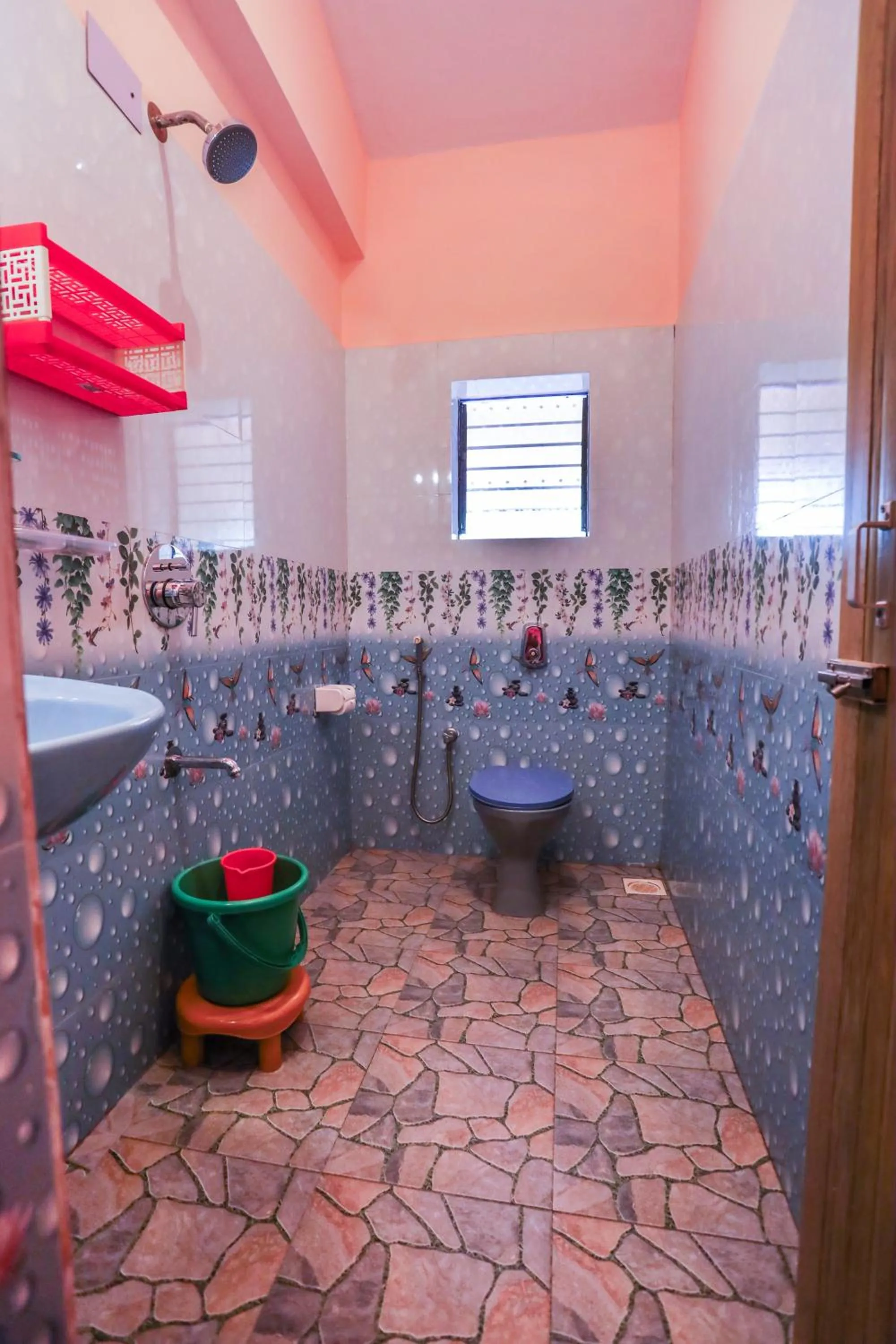 Toilet in Hotel Failaka