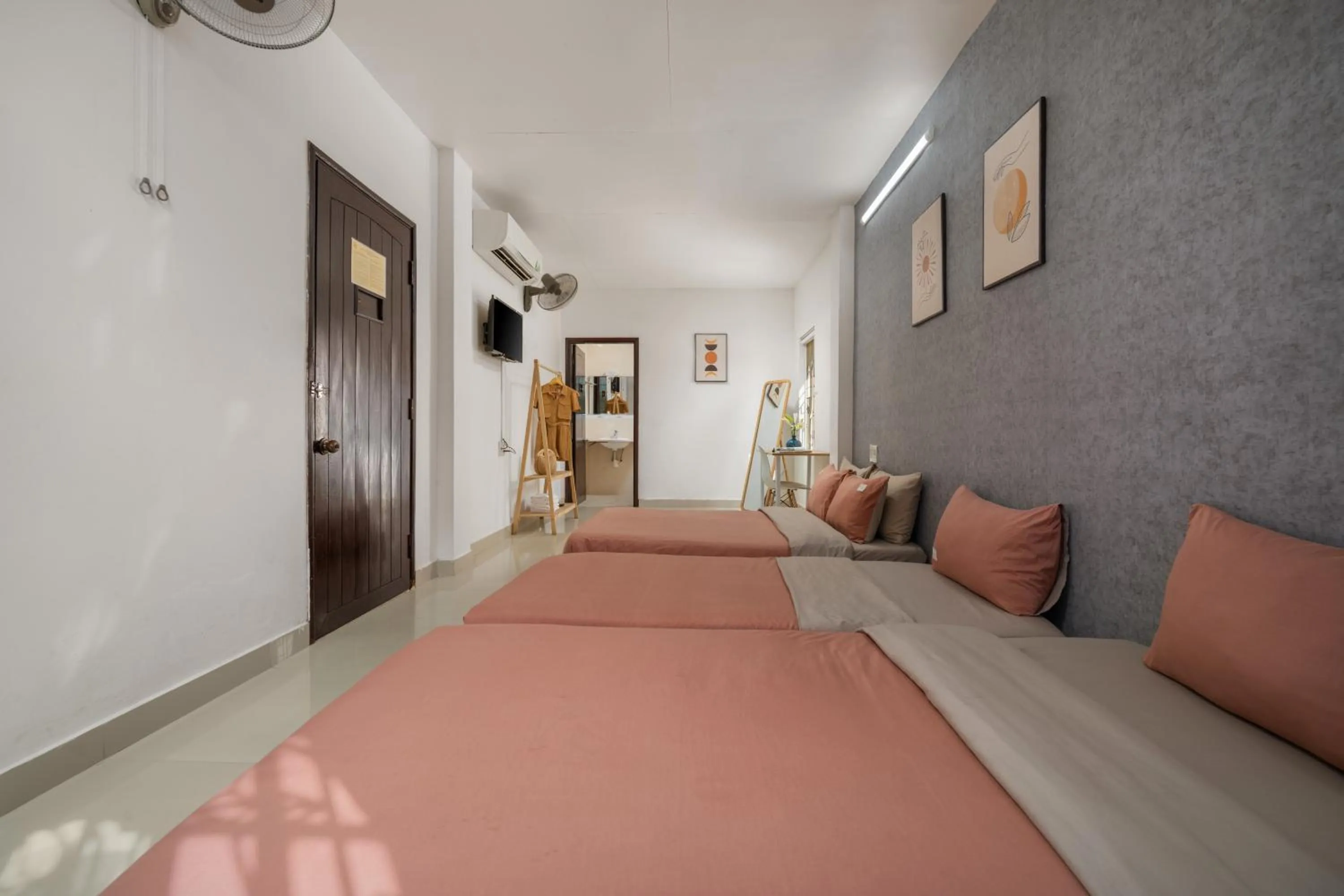 Photo of the whole room, Bed in KLy Apartment Hotel