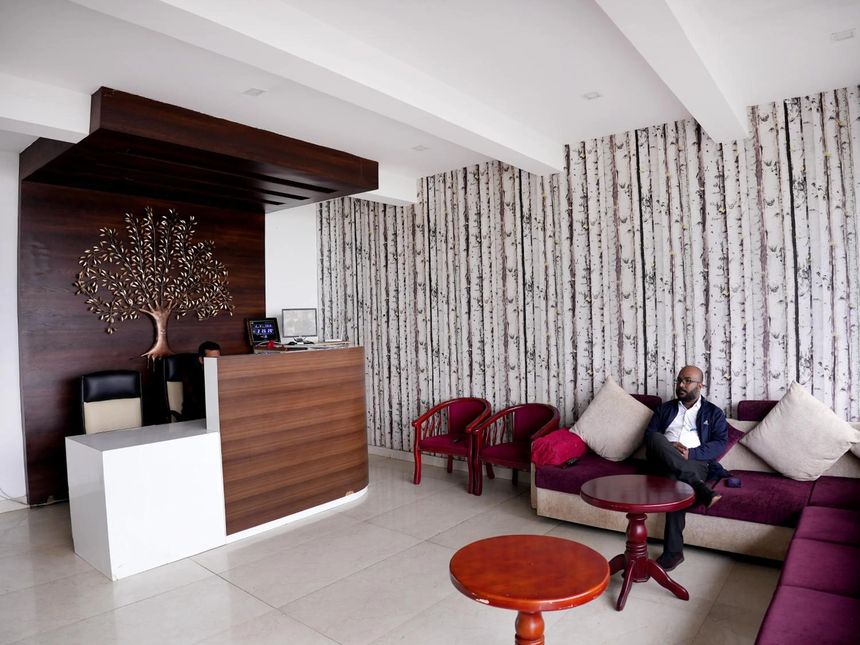 Seating area in Vista Suites Doddabetta Ooty By Bestinn Leisure