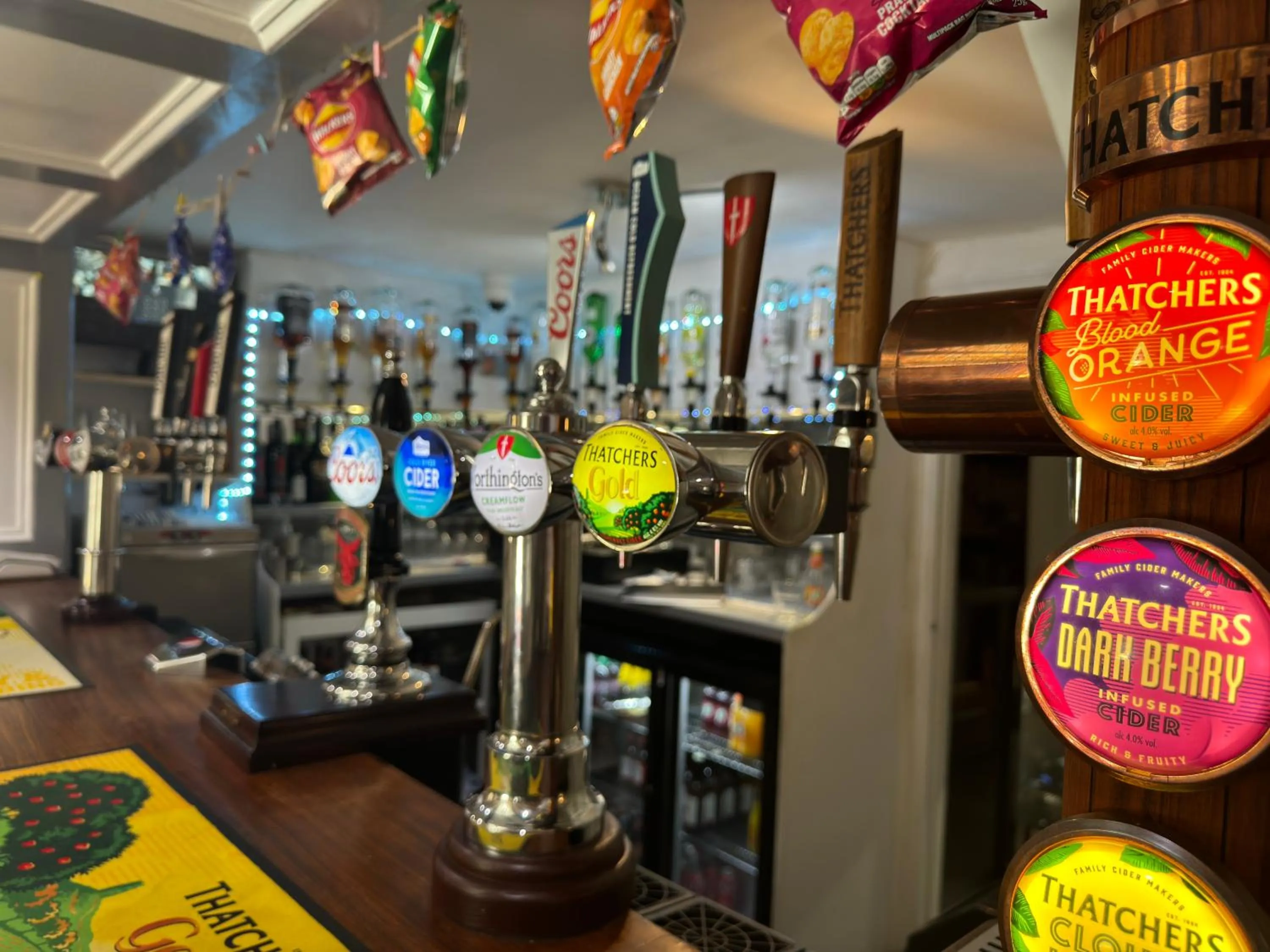 Lounge or bar in The Carpenters Arms Rooms in Broadway, Laugharne