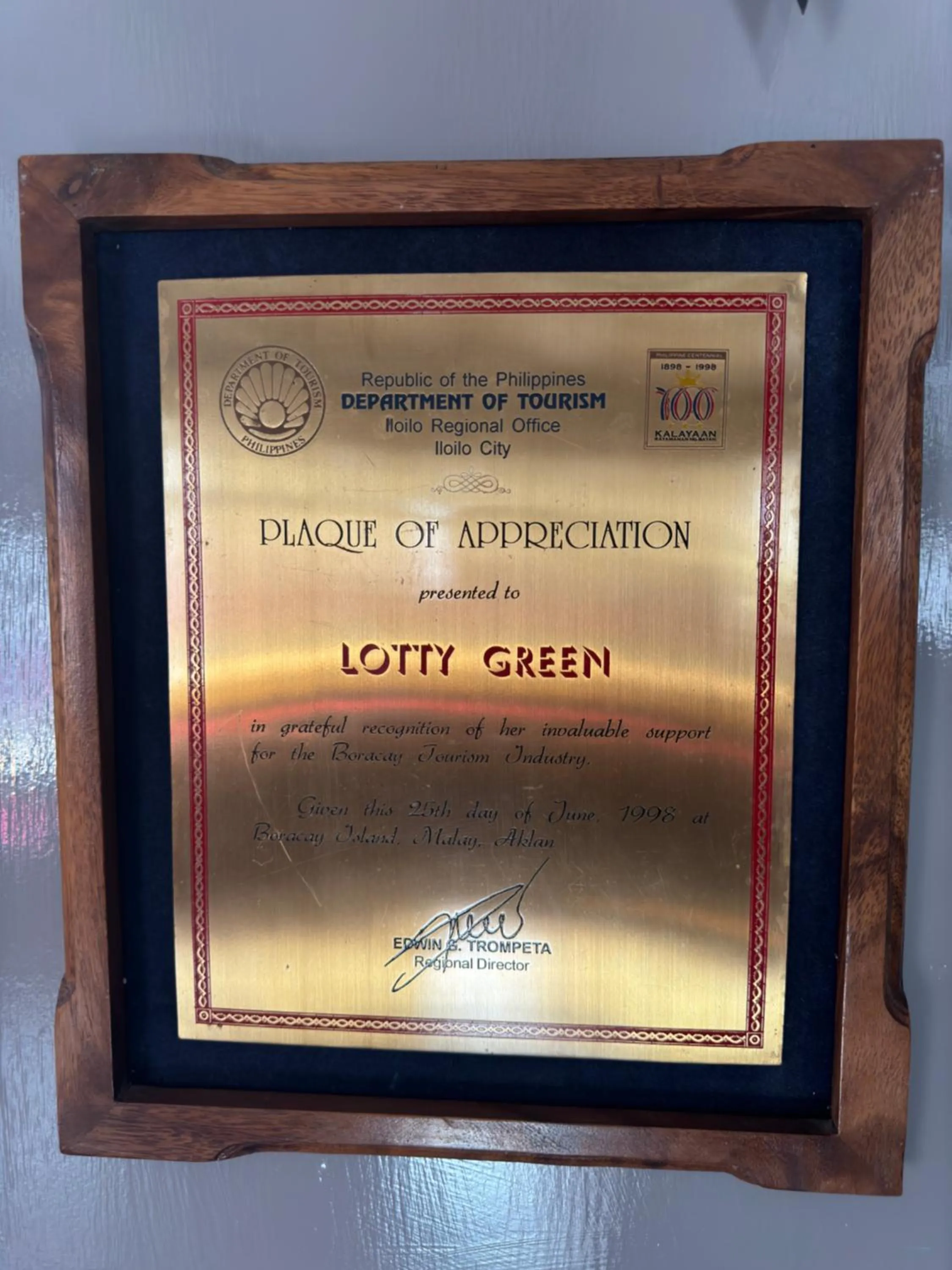 Lounge or bar in The Carpenters Arms Rooms in Broadway, Laugharne