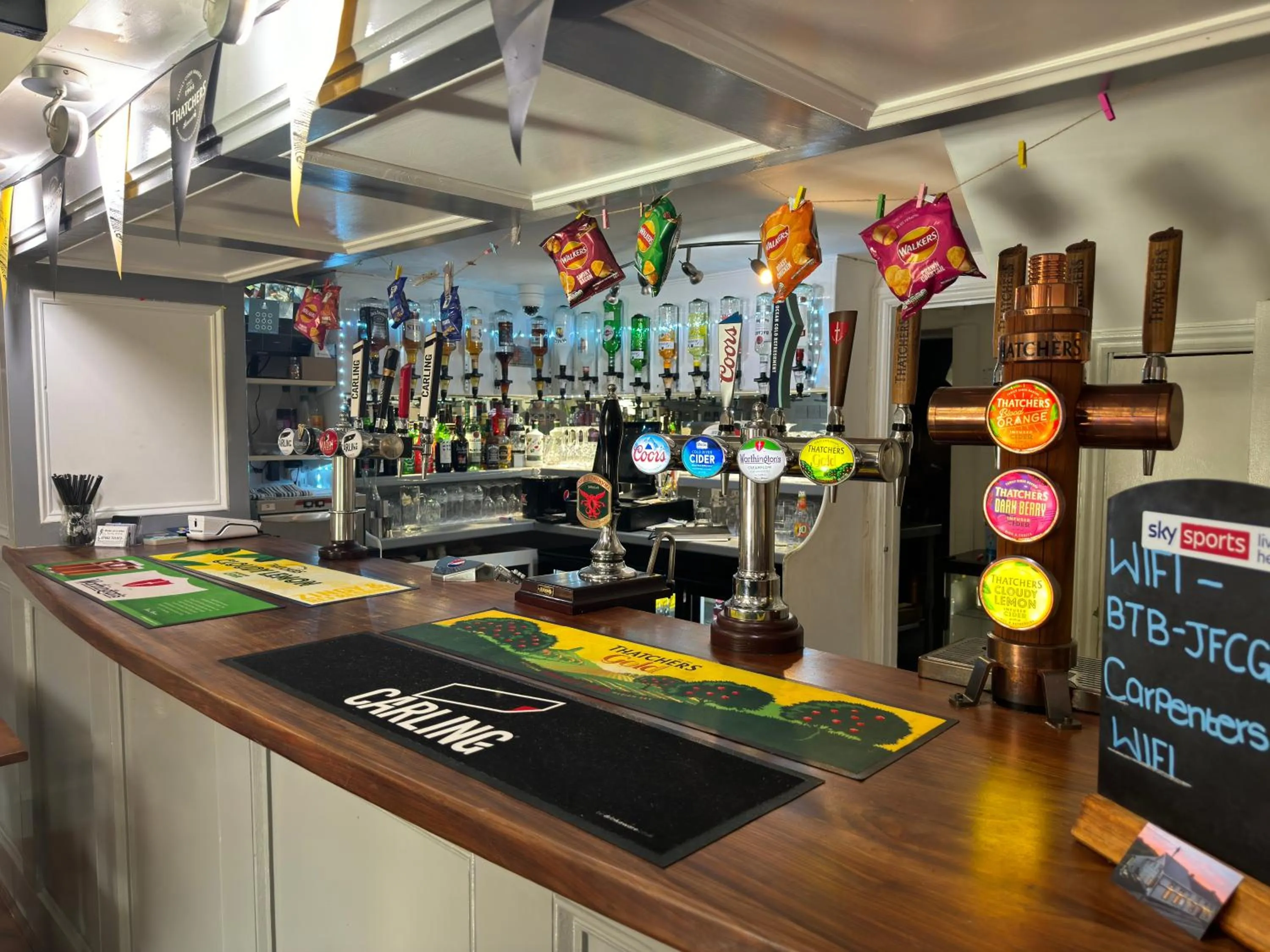 Lounge or bar in The Carpenters Arms Rooms in Broadway, Laugharne