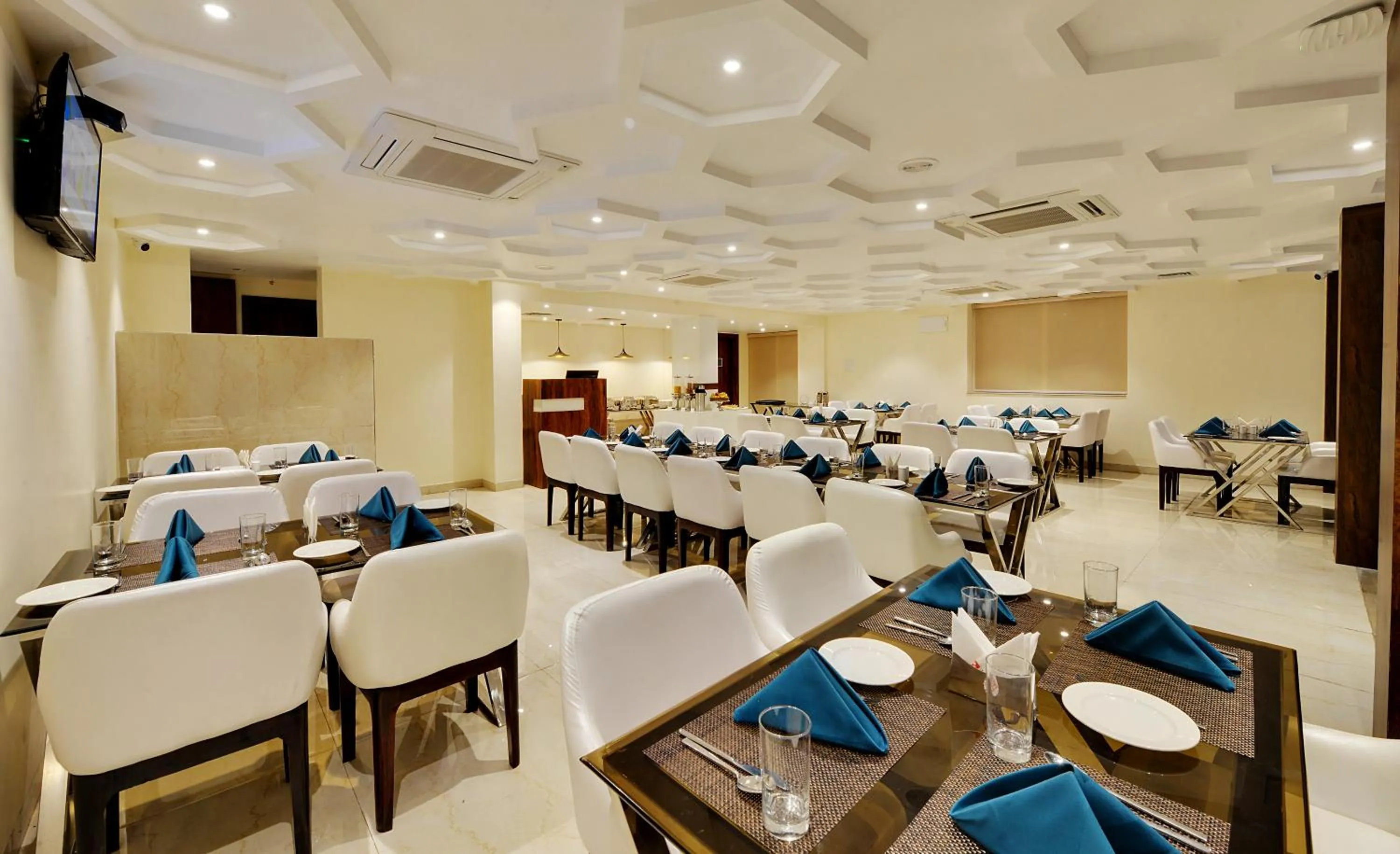 Restaurant/places to eat in Mastiff Select Gulbarga Hotel