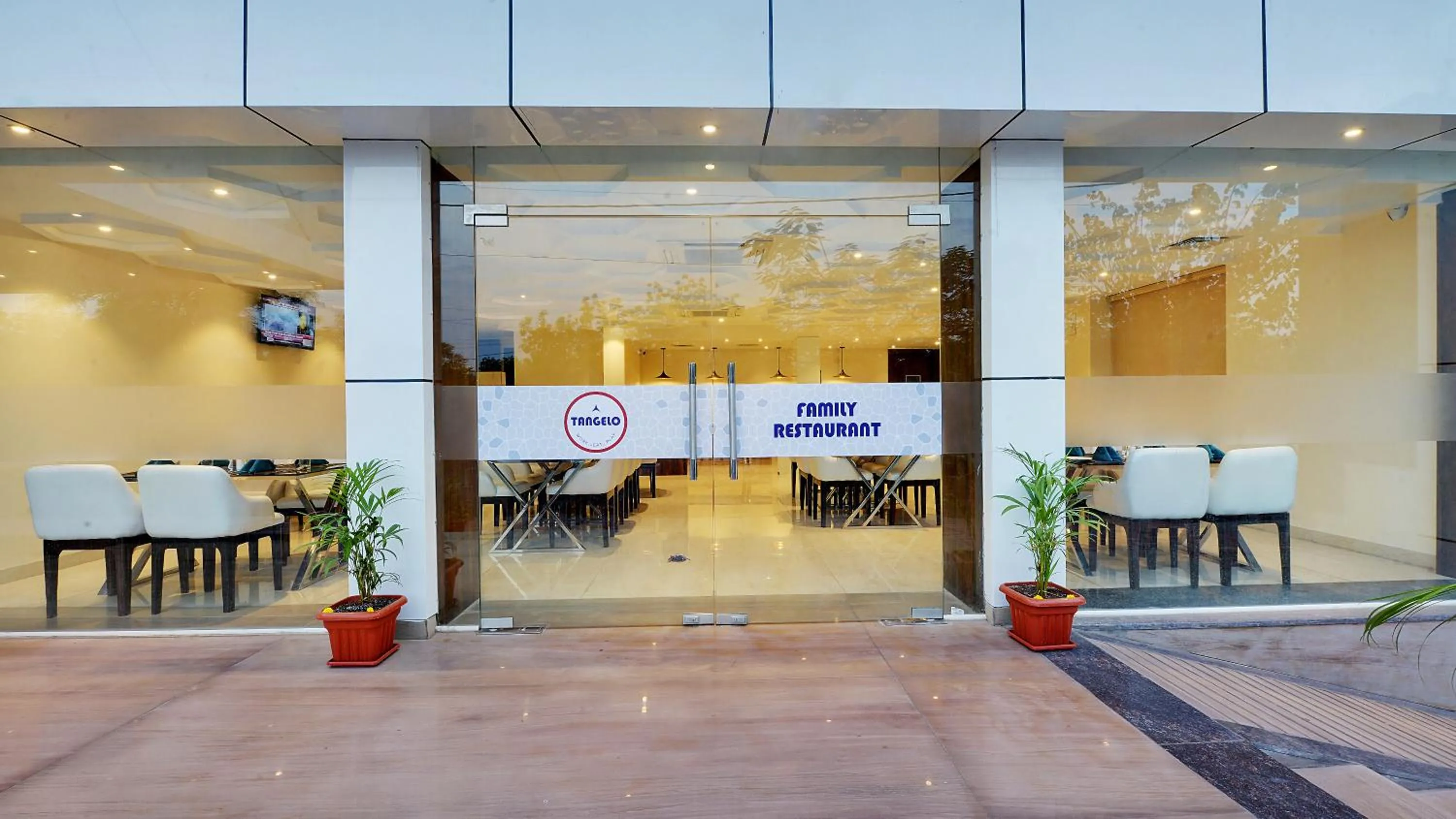 Restaurant/places to eat in Mastiff Select Gulbarga Hotel