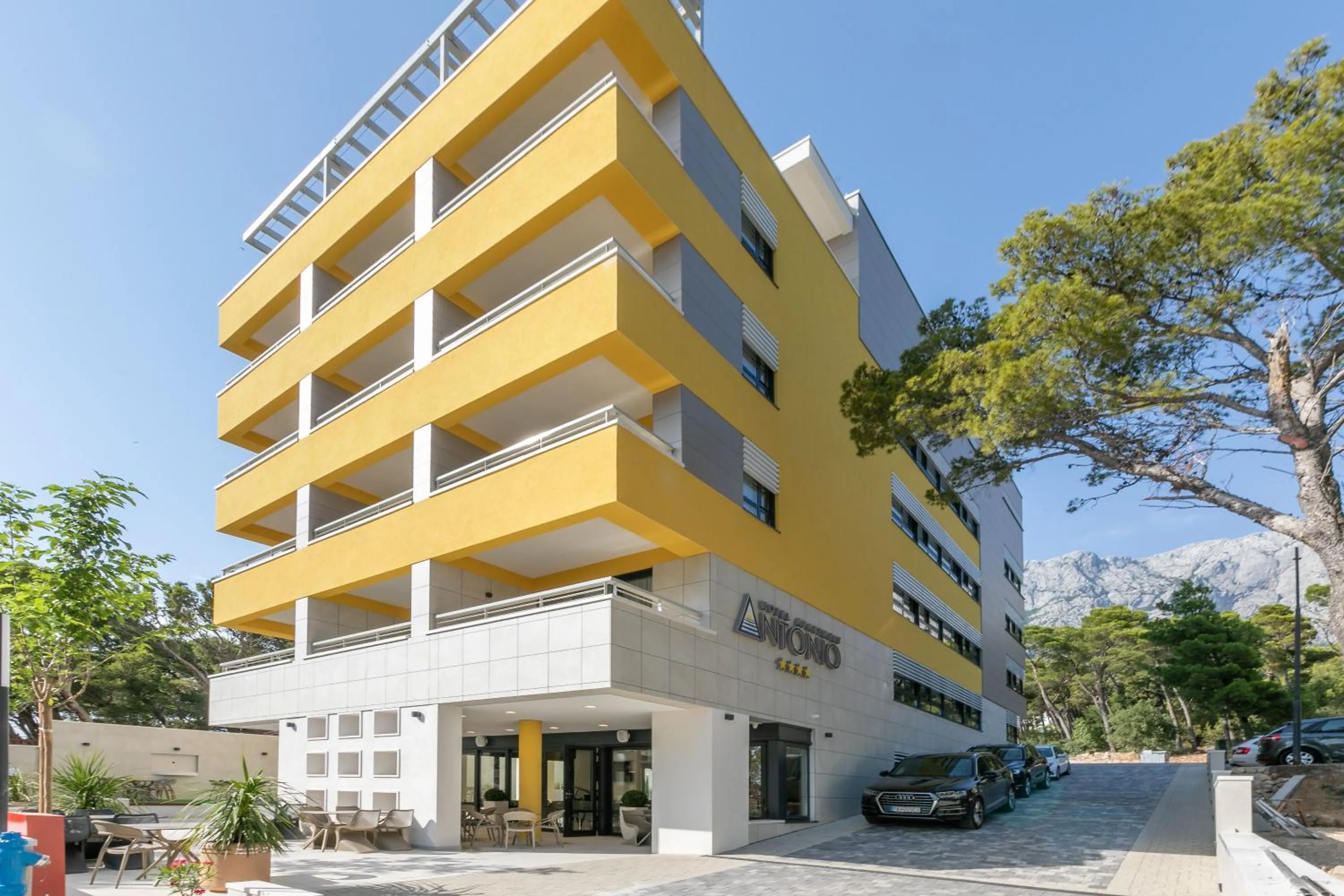 Property building in Hotel Antonio