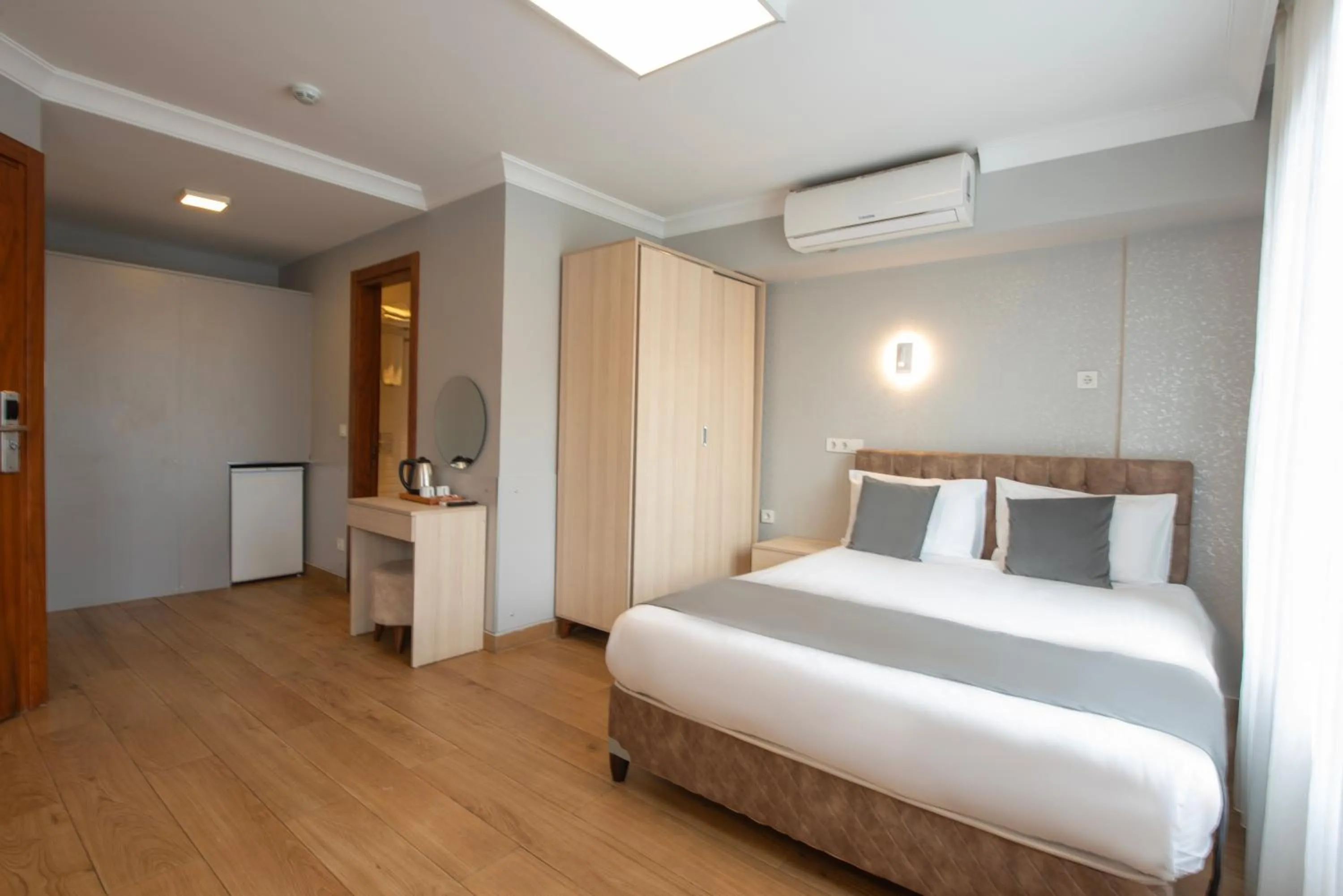 Photo of the whole room, Bed in Seven Studıos Sultanahmet