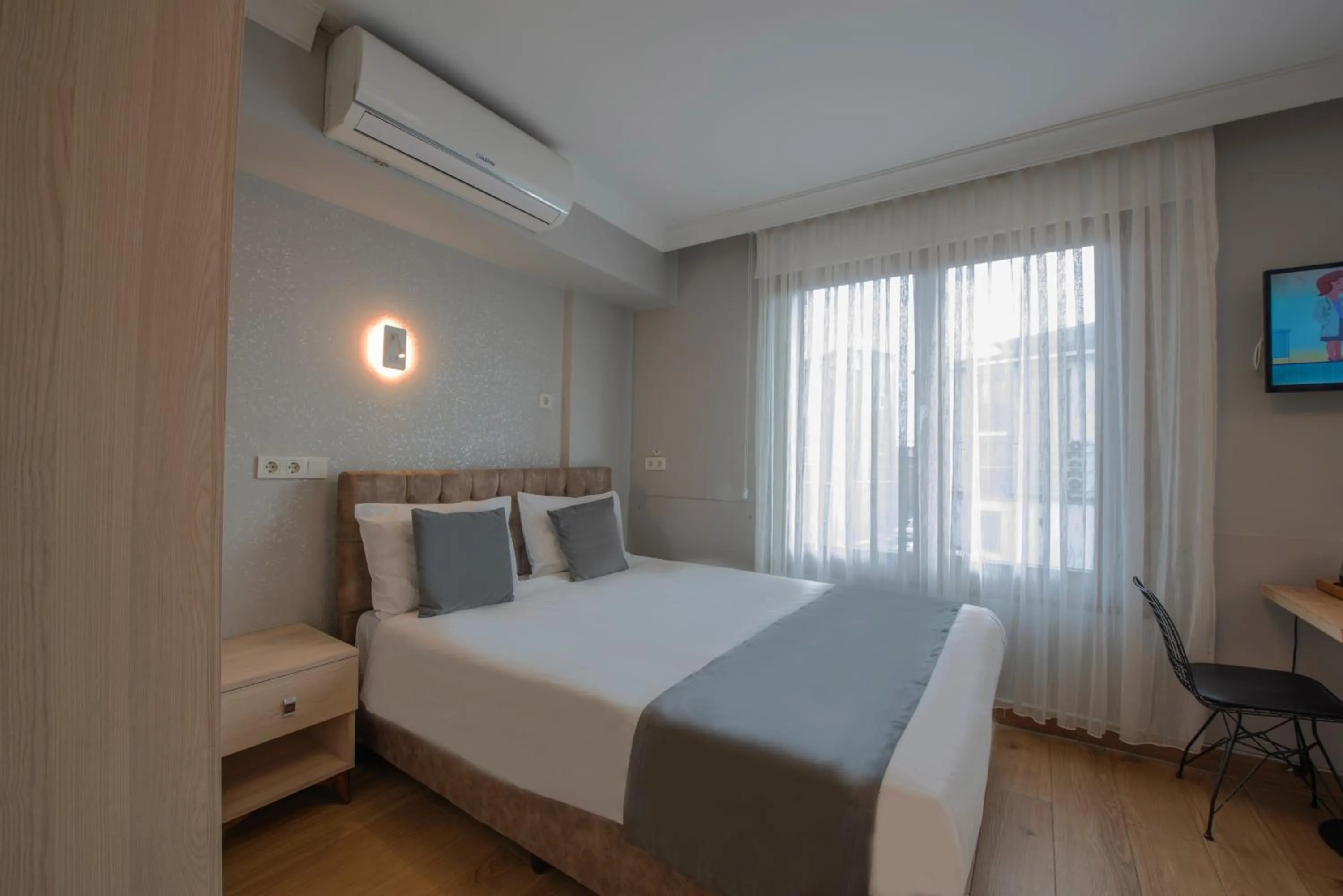 Photo of the whole room, Bed in Seven Studıos Sultanahmet