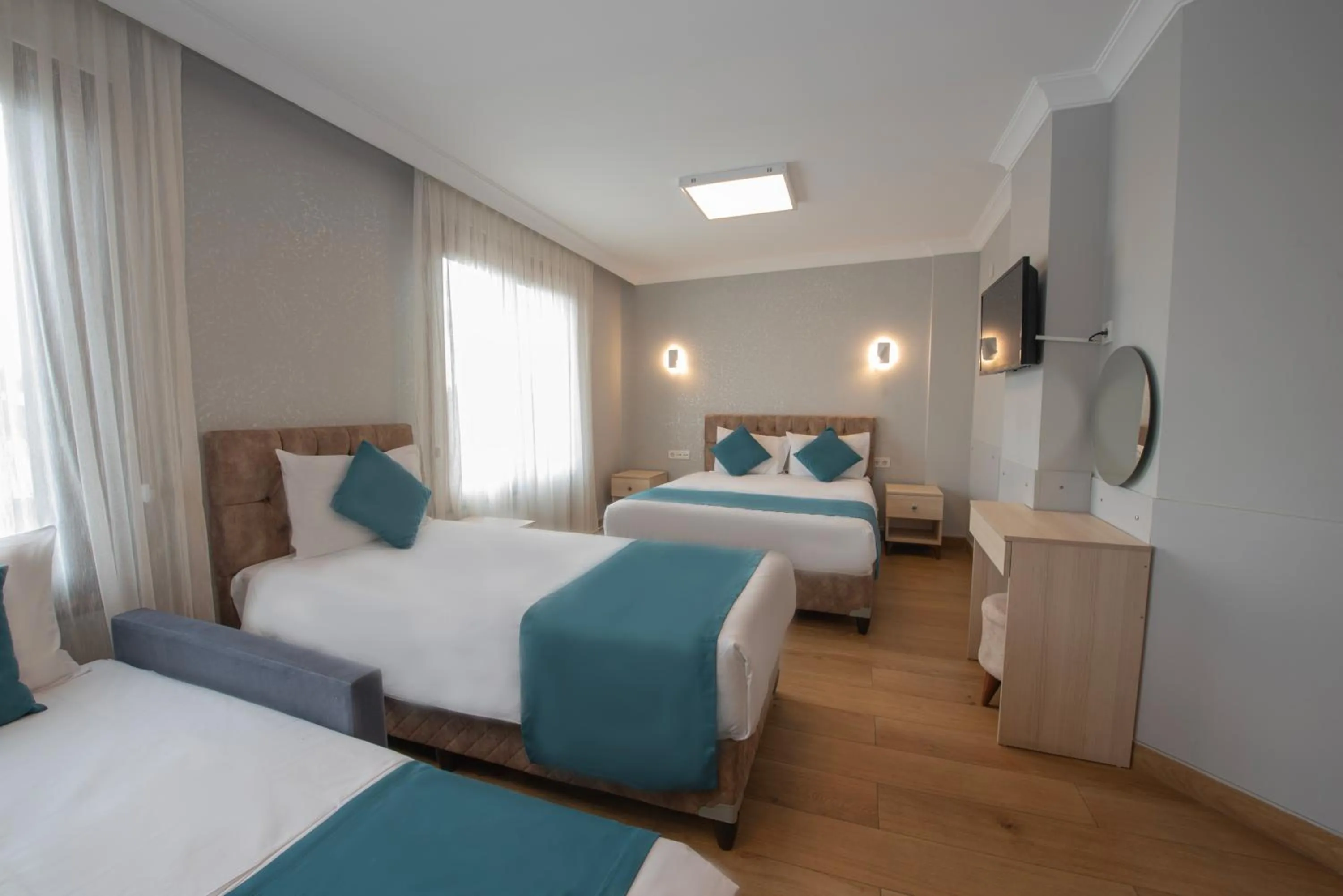 Photo of the whole room, Bed in Seven Studıos Sultanahmet