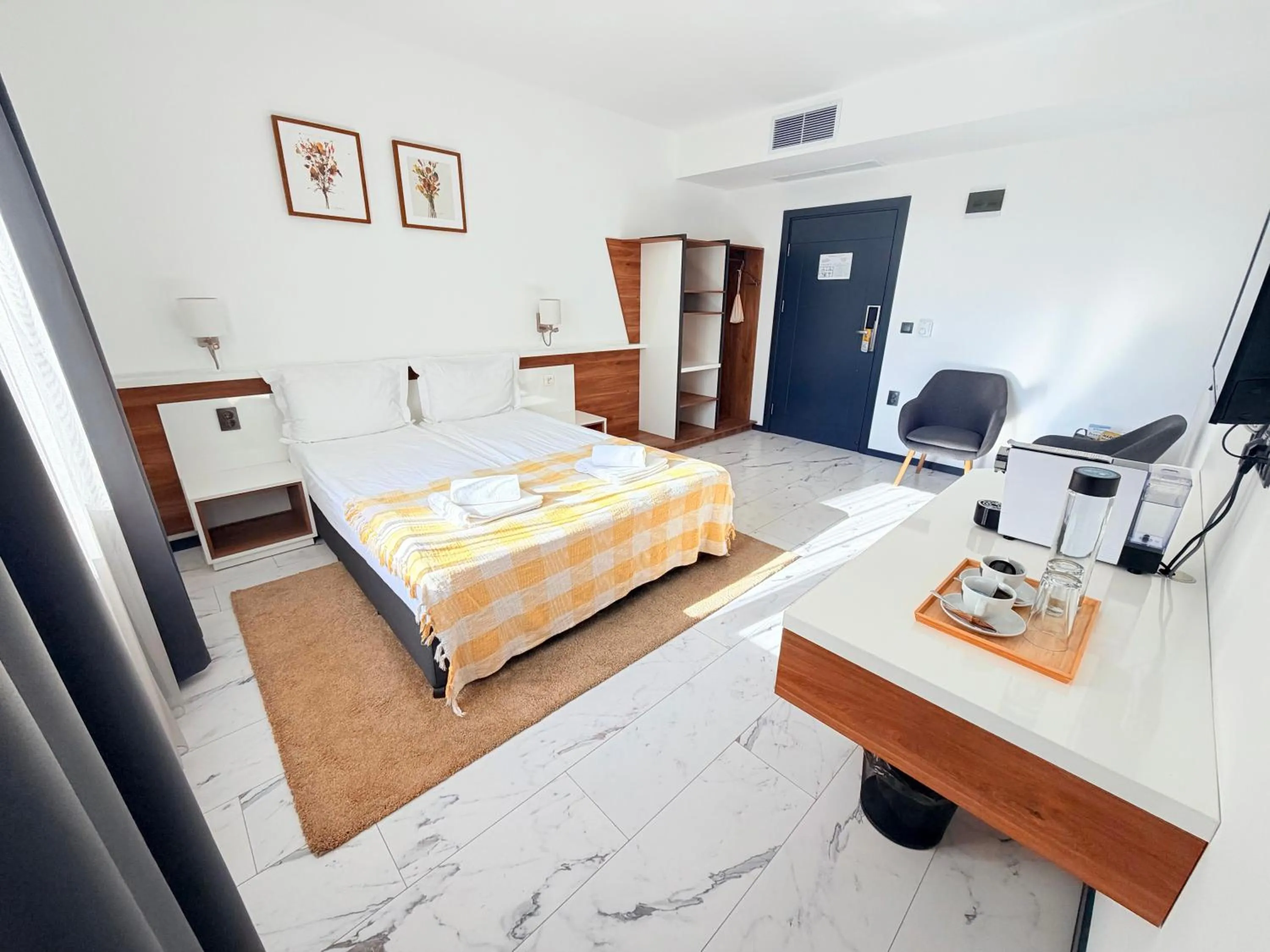 TV and multimedia, Bed in RUBO Hotel