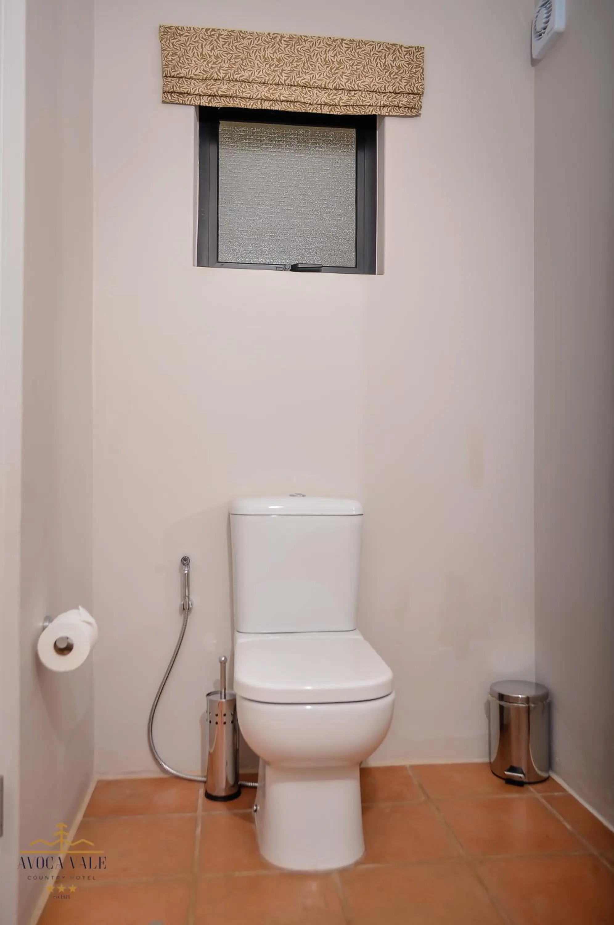 Toilet in Avoca Vale Country Hotel