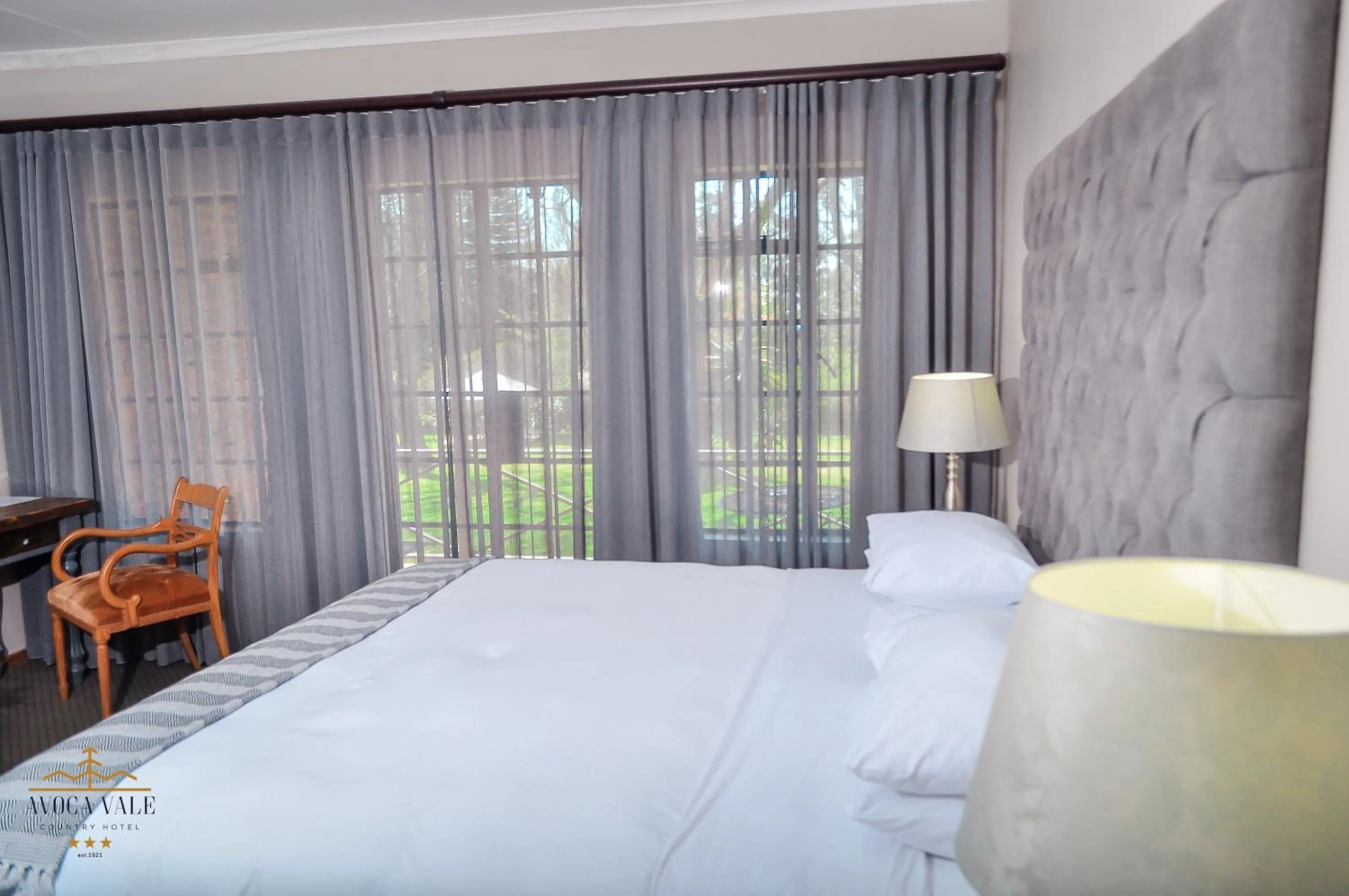 Bed in Avoca Vale Country Hotel